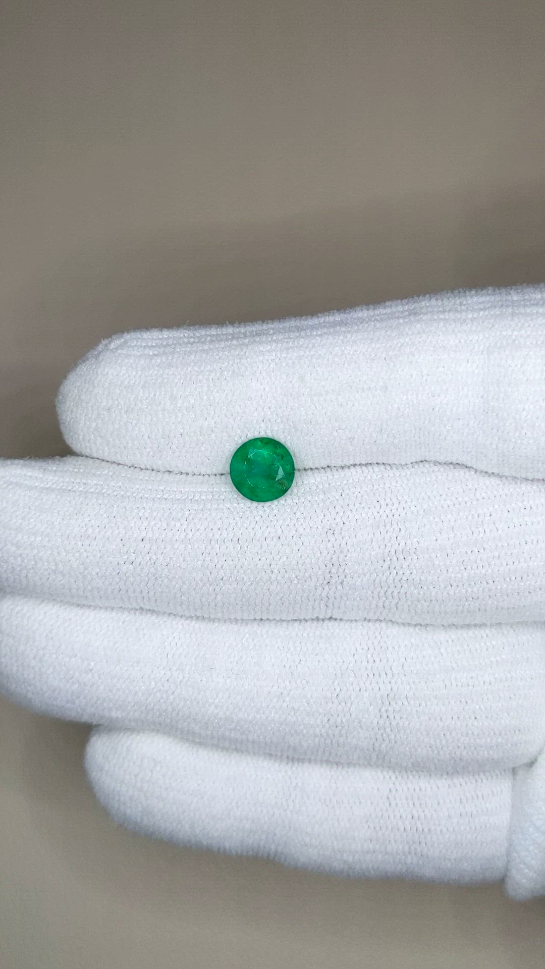 1.09 Ct. Emerald from Zambia Size Video