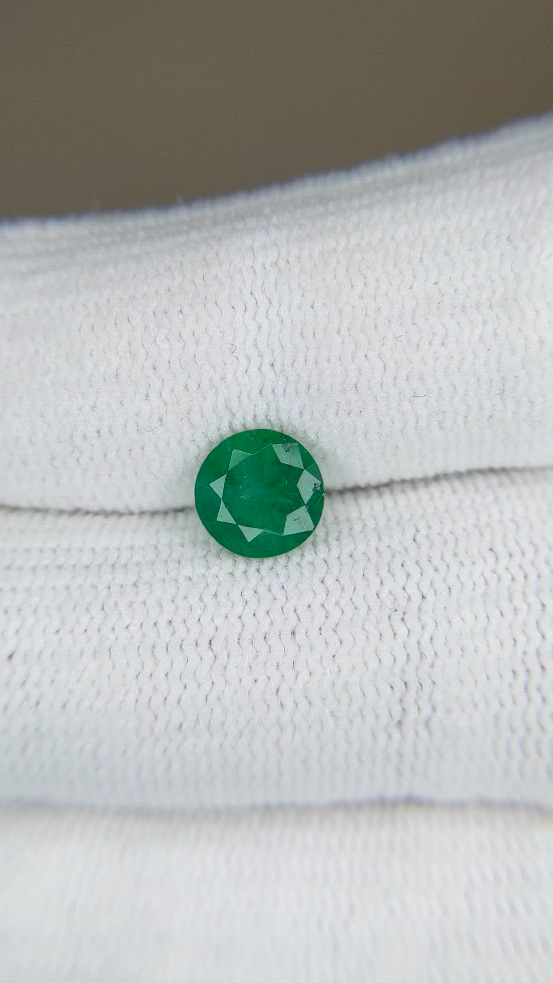 1.09 Ct. Emerald from Zambia Size Video