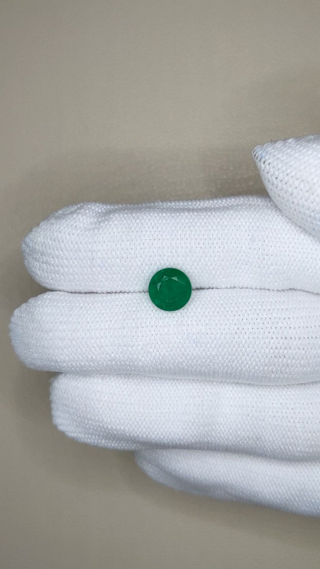 1.38 Ct. Emerald from Zambia Size Video