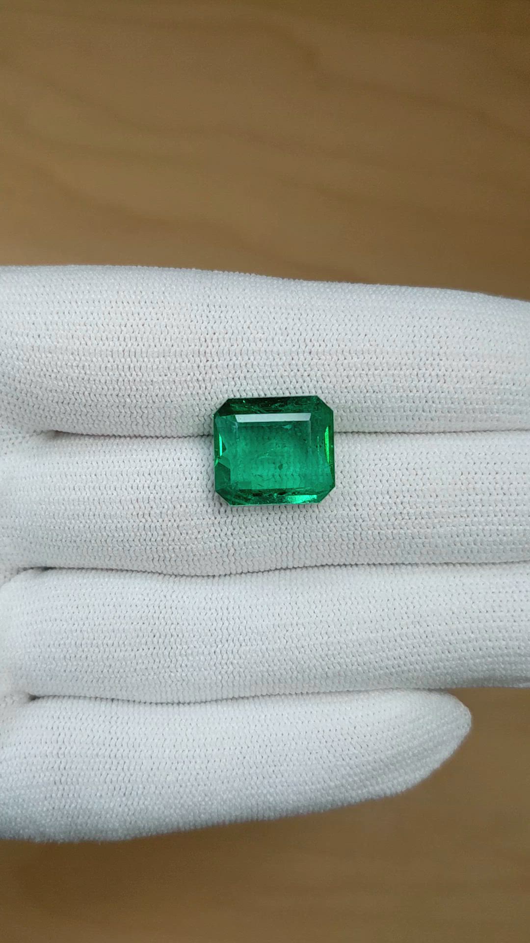 11.26 Ct. Emerald from Zambia Size Video