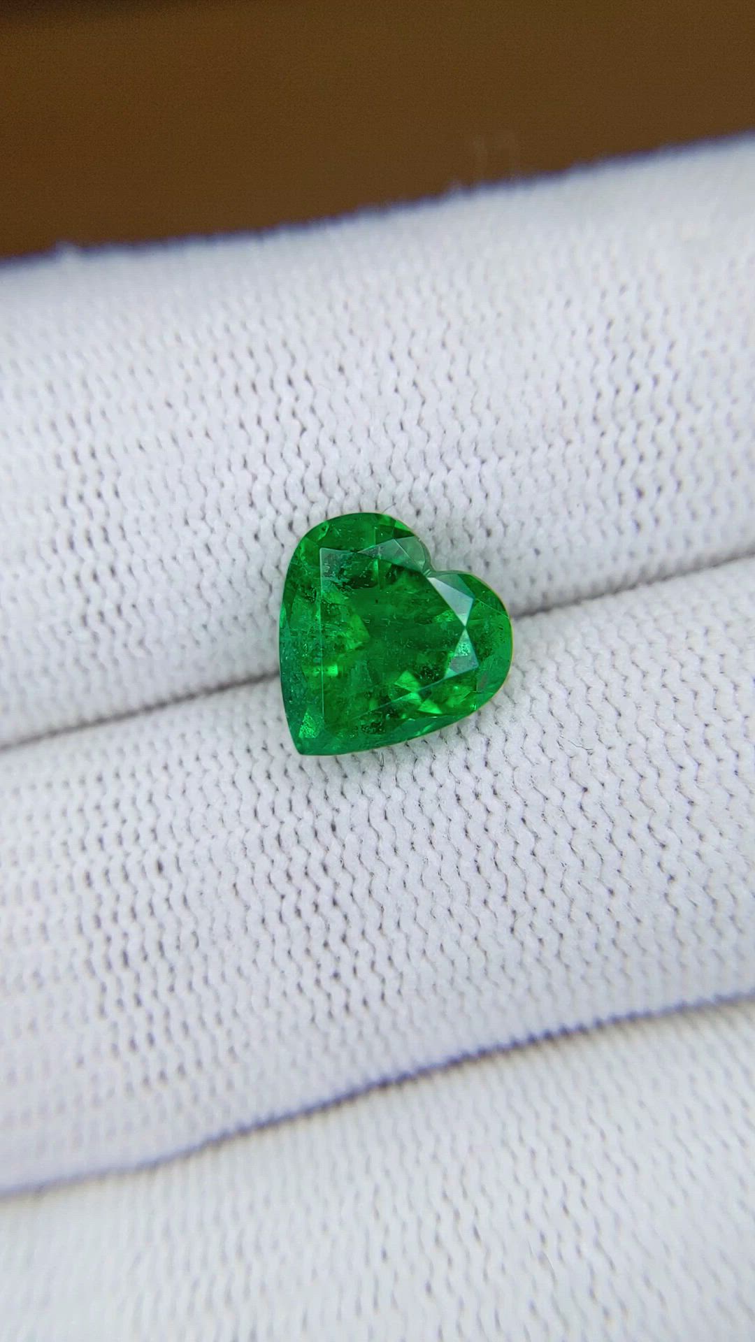 2.72 Ct. Emerald from Zambia Size Video