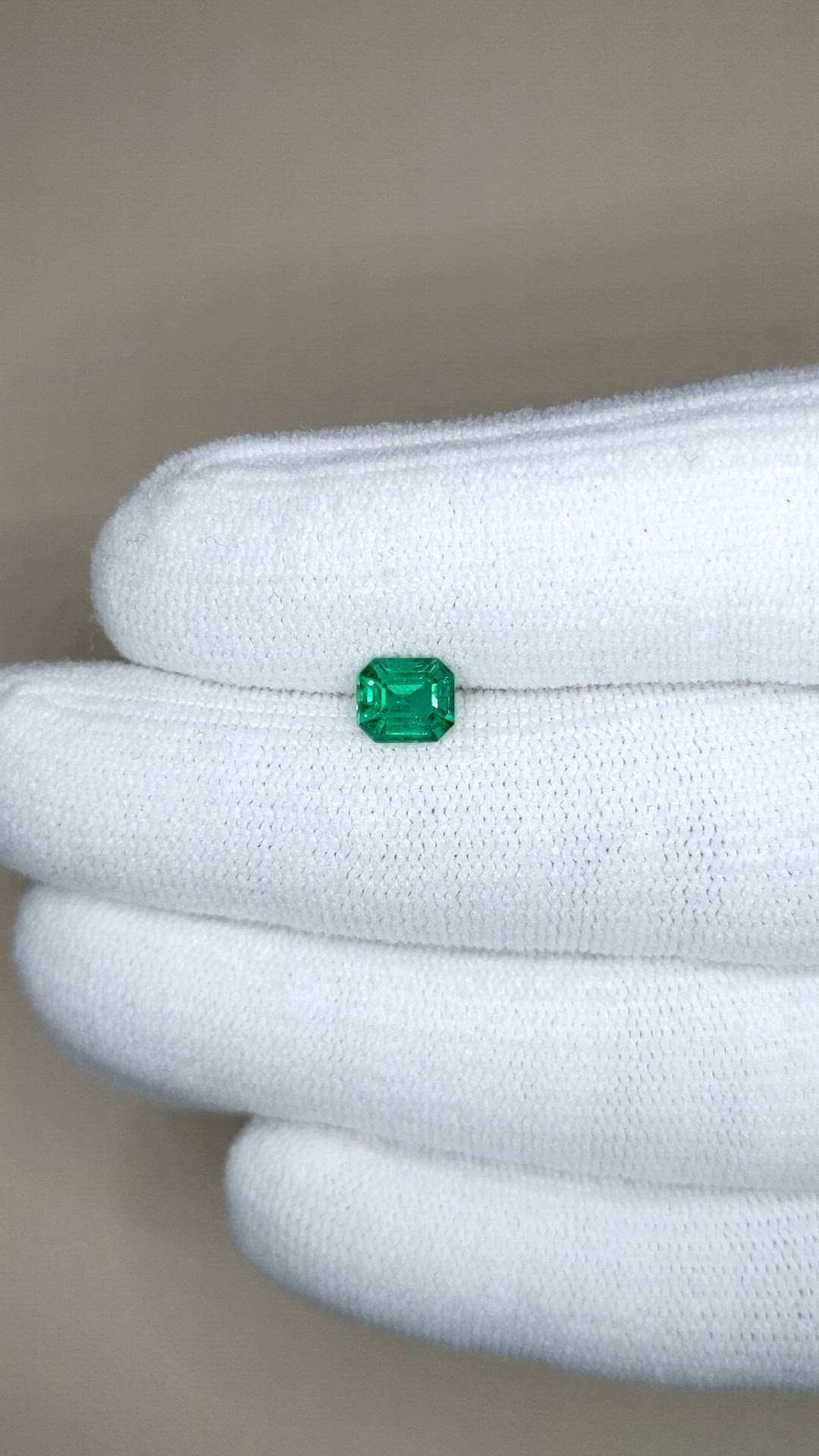 0.82 Ct. Emerald from Zambia Size Video