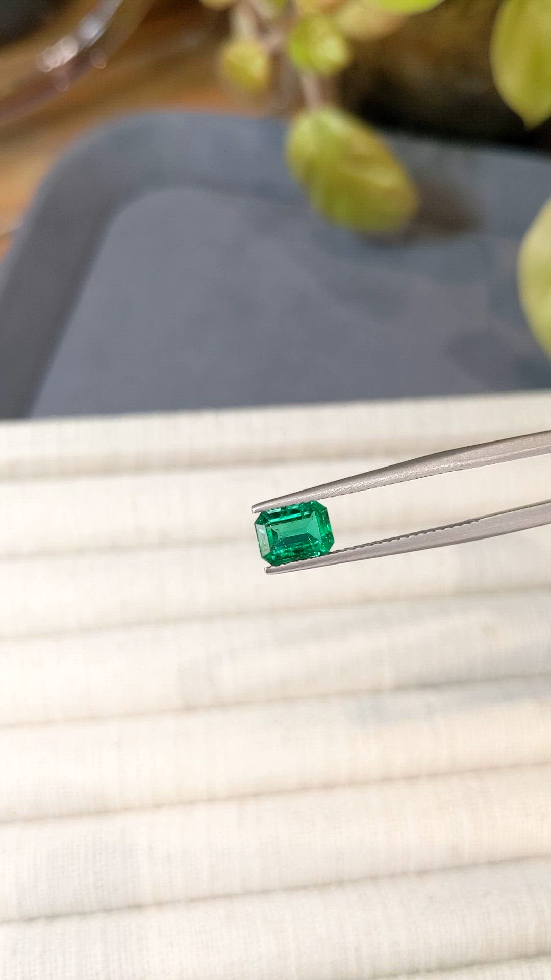 0.95 Ct. Emerald from Zambia Size Video