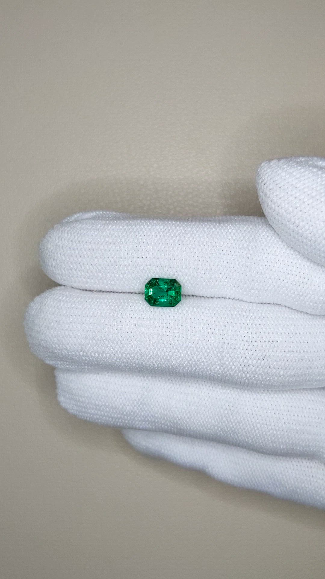 0.98 Ct. Emerald from Zambia Size Video