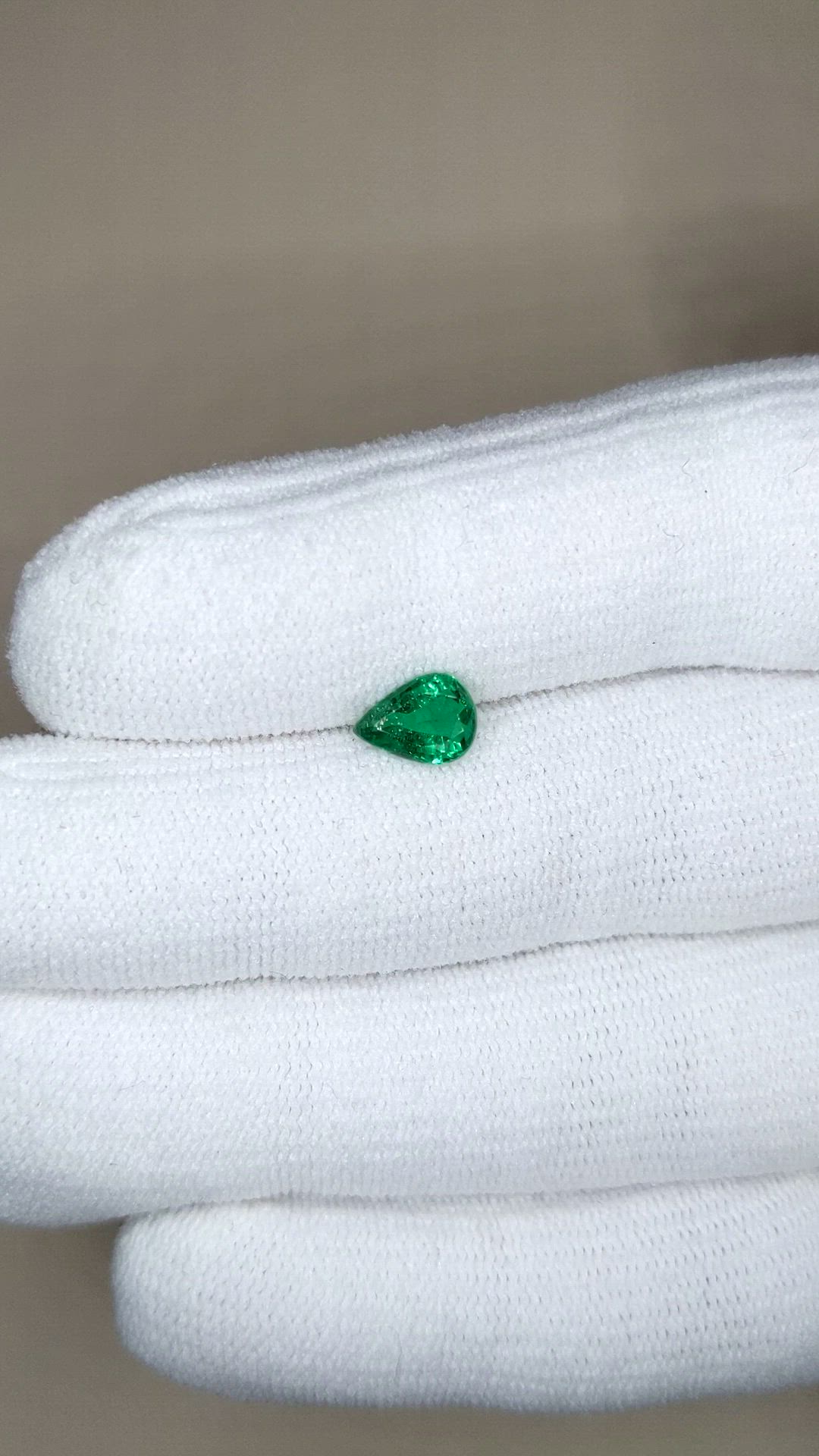 0.83 Ct. Emerald from Zambia Size Video