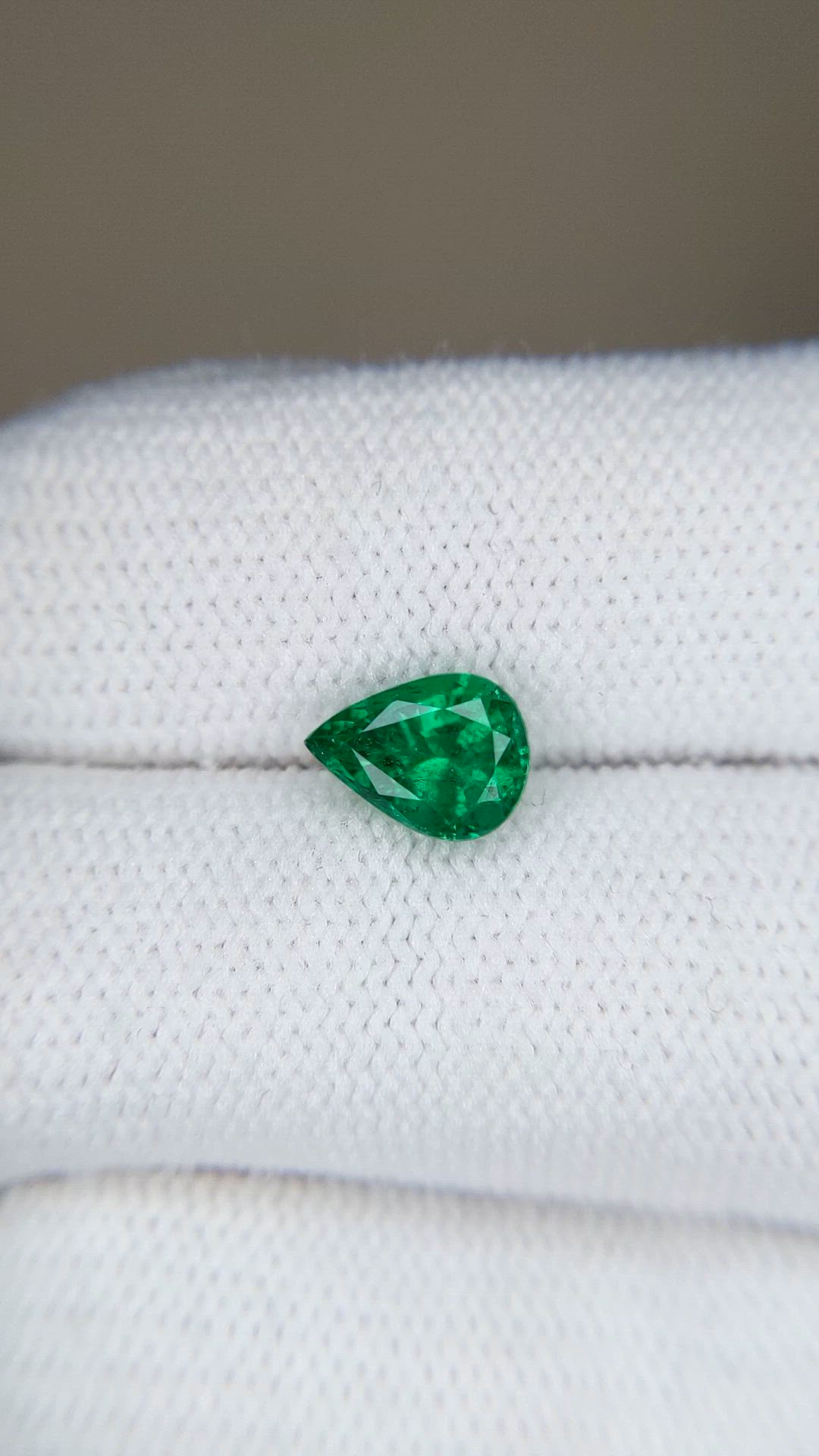 1.06 Ct. Emerald from Zambia Size Video