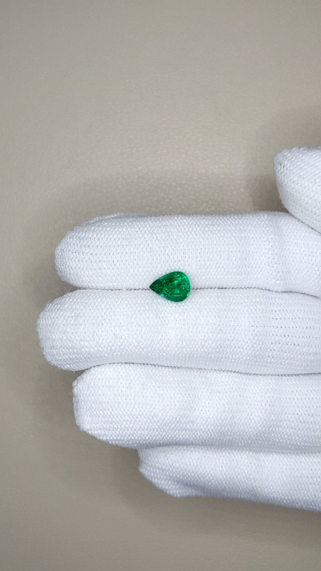 1.06 Ct. Emerald from Zambia Size Video