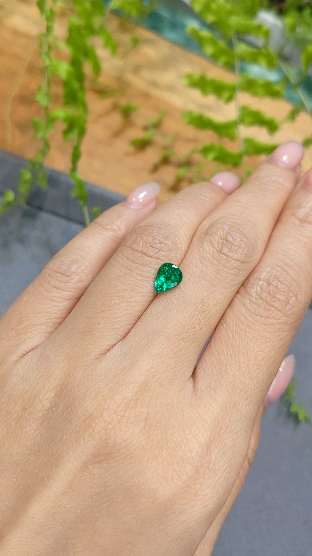 1.06 Ct. Emerald from Zambia Size Video