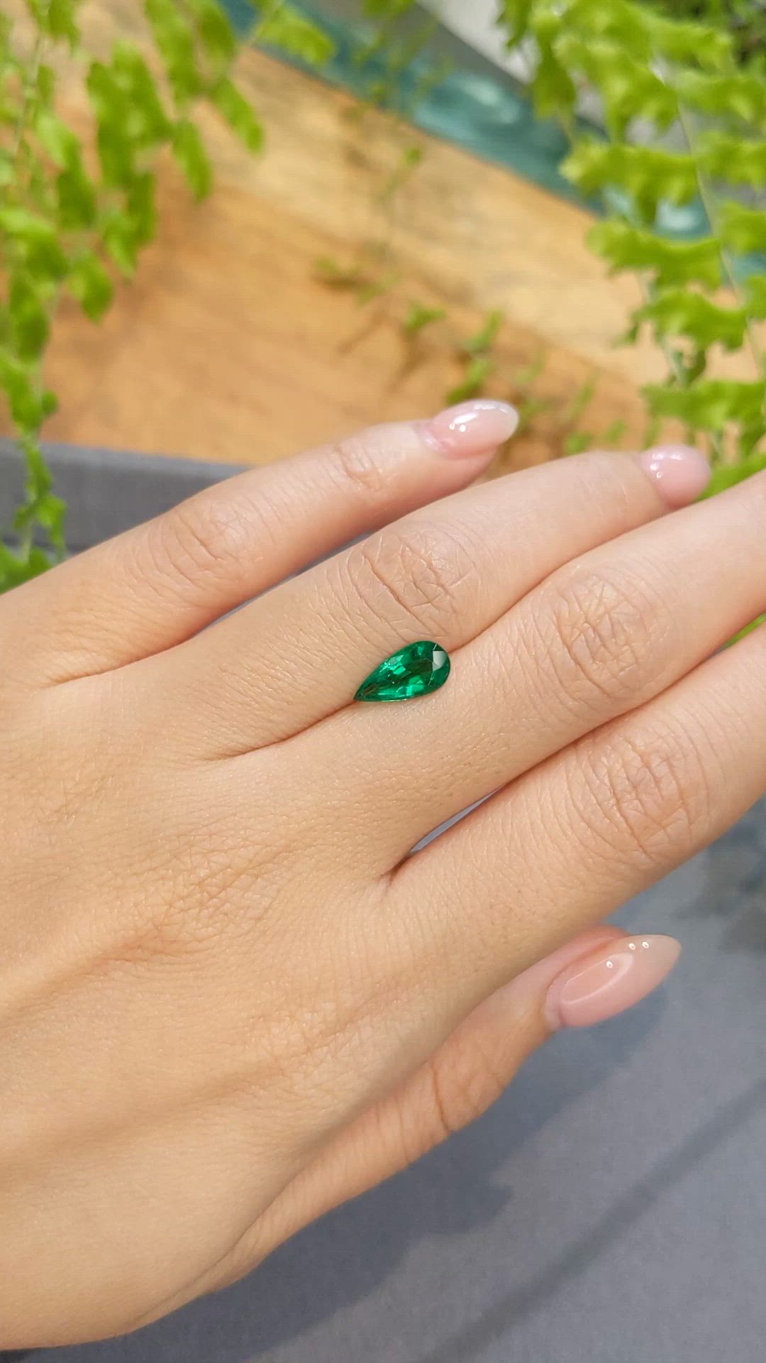 1.02 Ct. Emerald from Zambia Size Video
