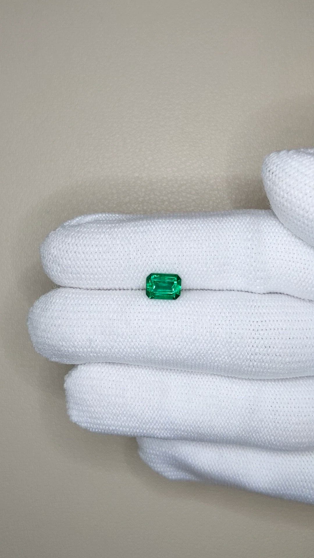 0.89 Ct. Emerald from Zambia Size Video