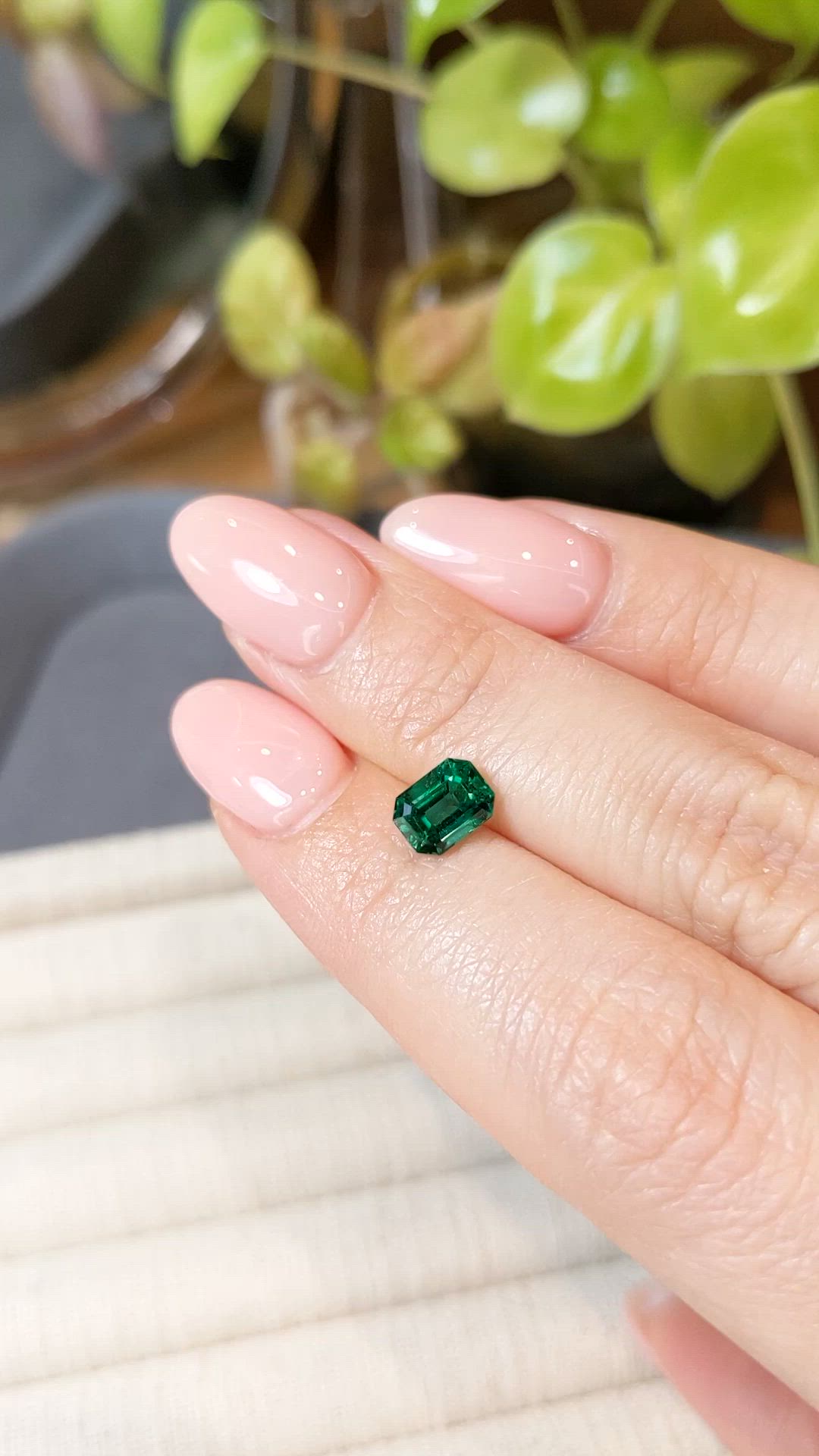 1.00 Ct. Emerald from Zambia Size Video