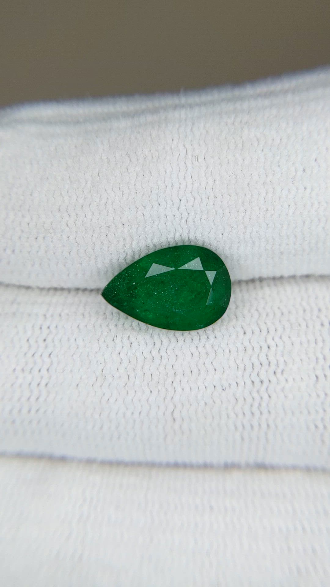 2.53 Ct. Emerald from Zambia Size Video