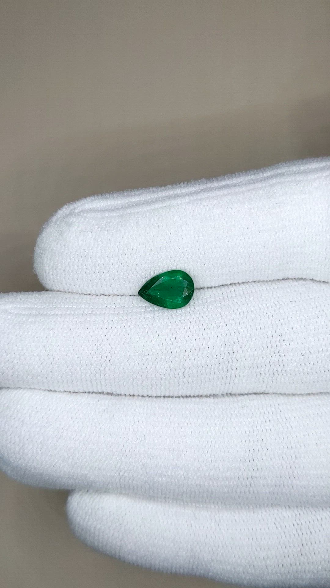 0.99 Ct. Emerald from Zambia Size Video
