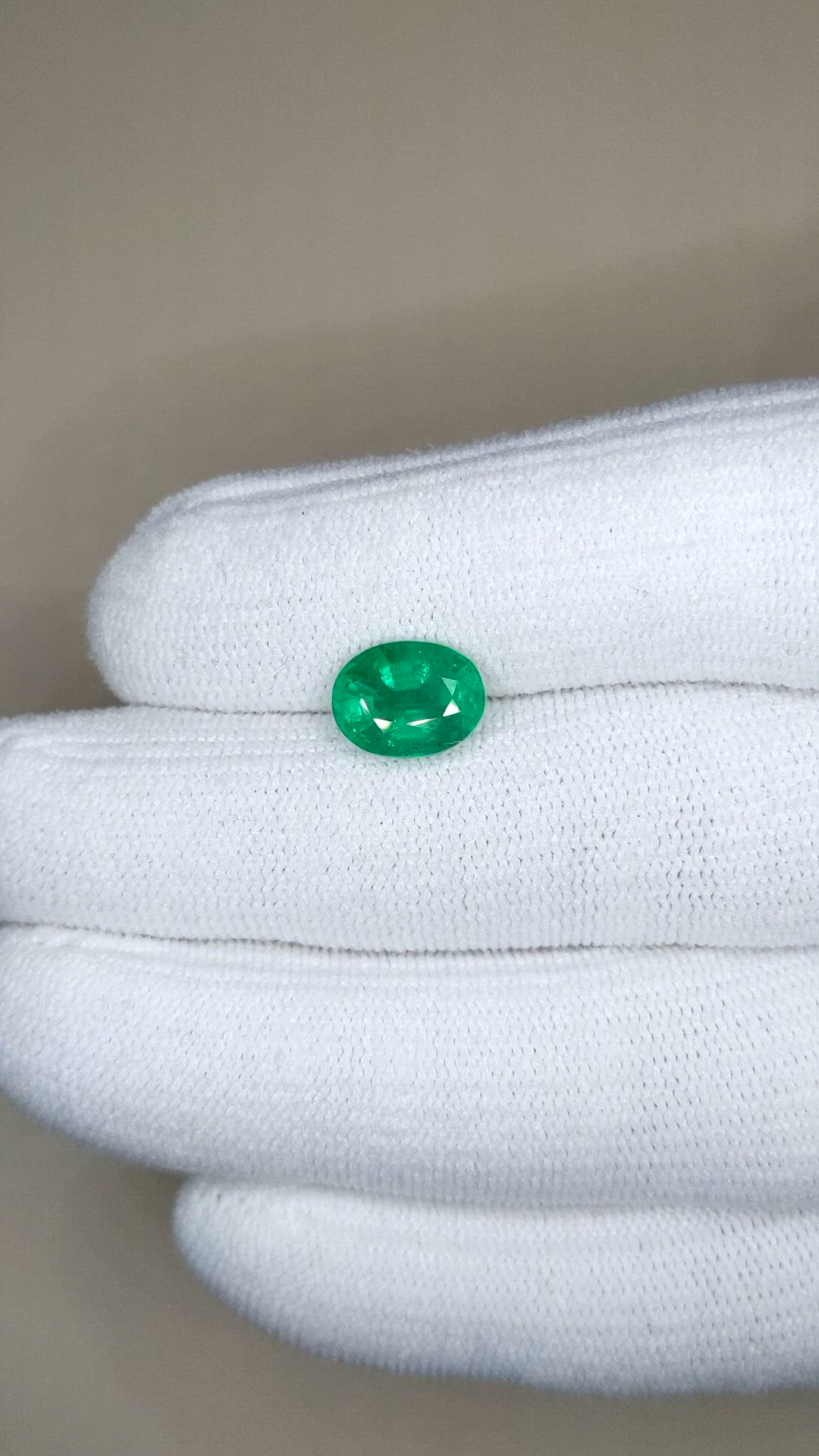 2.30 Ct. Emerald from Zambia Size Video
