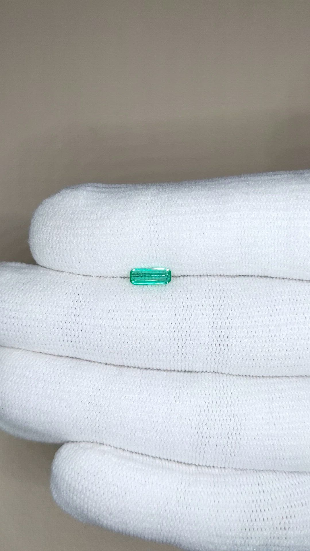 0.44 Ct. Emerald from Colombia Size Video