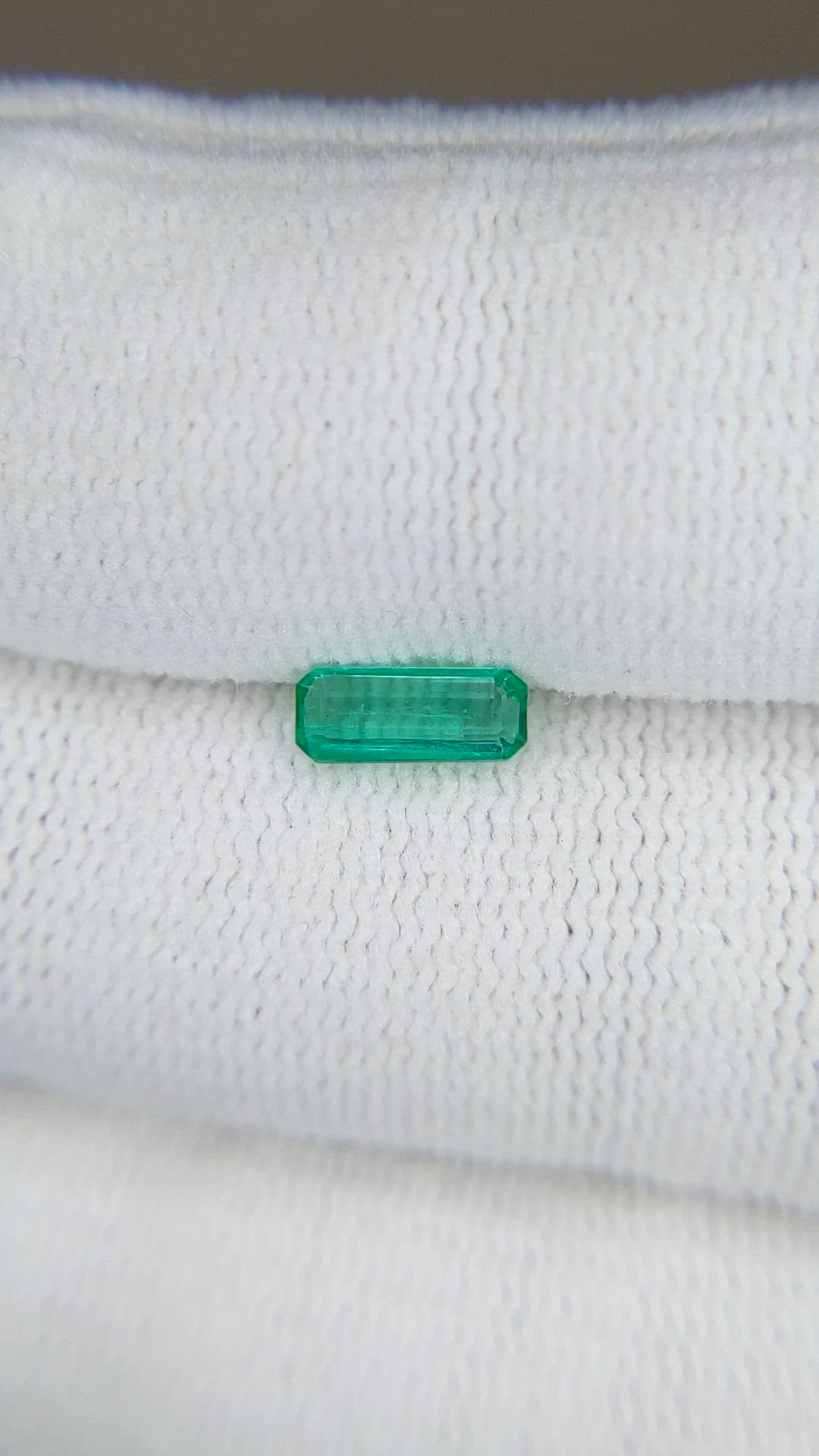 0.44 Ct. Emerald from Colombia Size Video