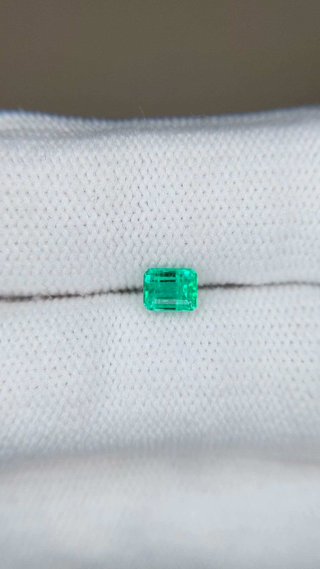 0.43 Ct. Emerald from Colombia Size Video
