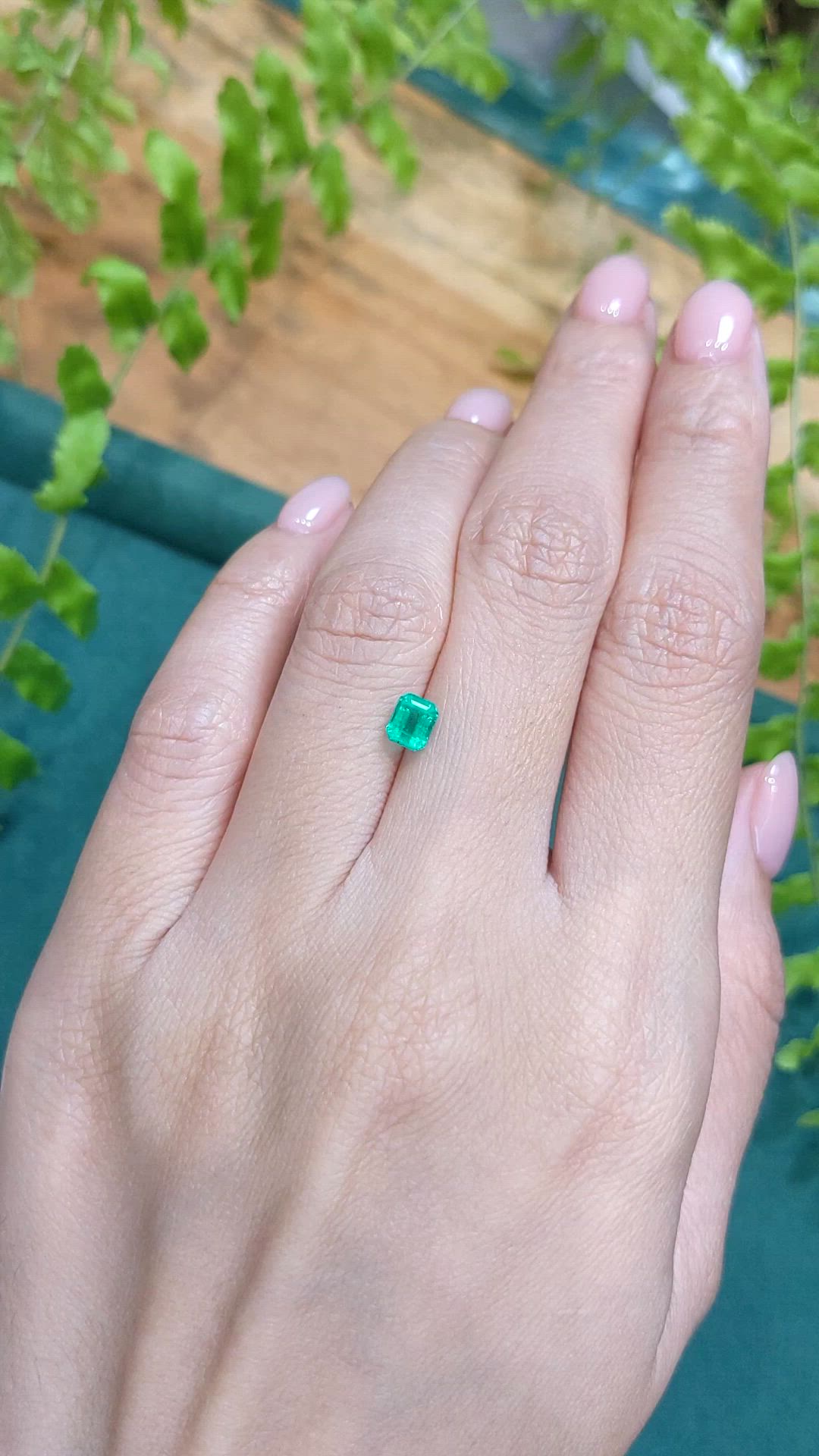 0.60 Ct. Emerald from Colombia Size Video