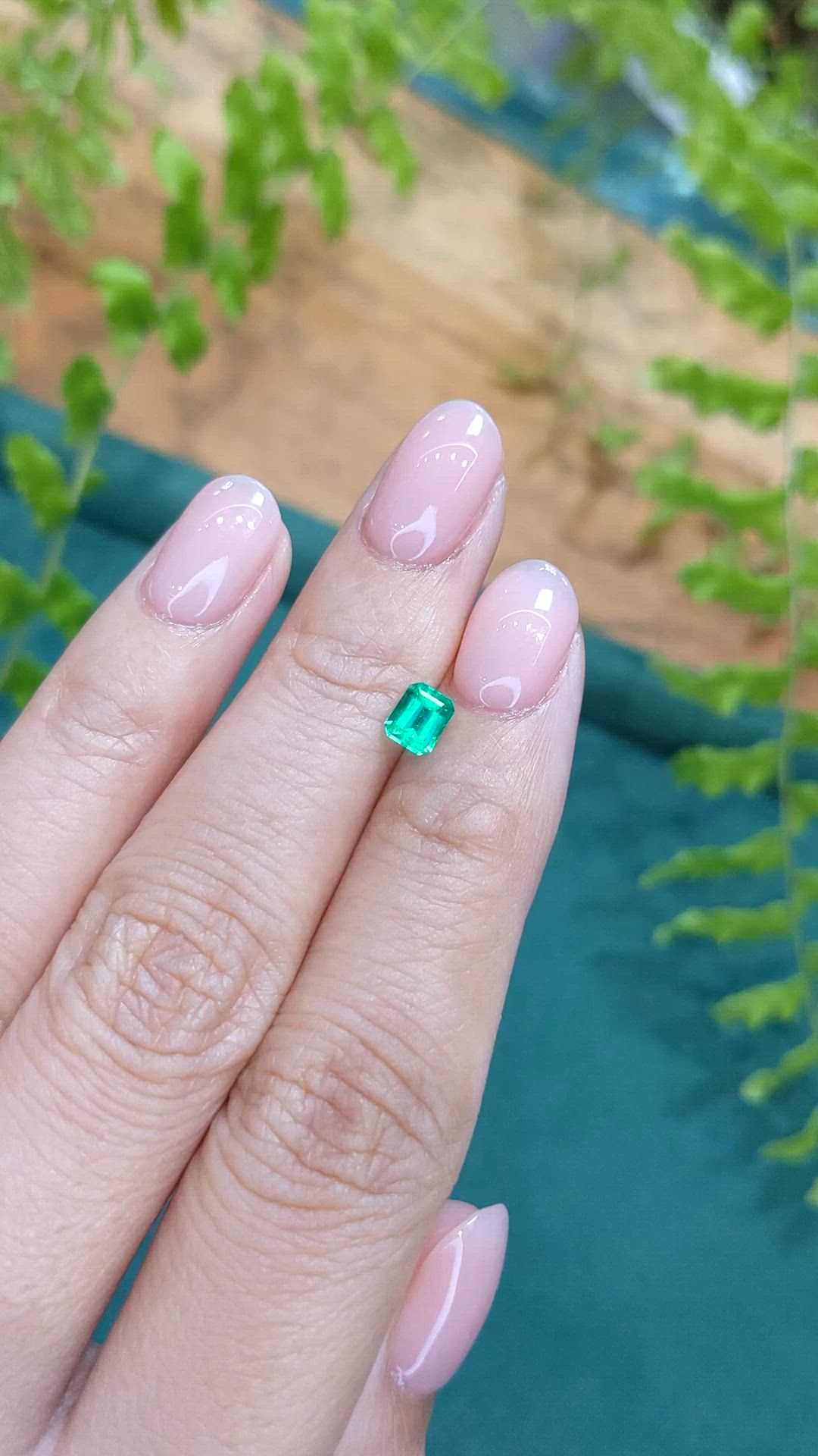 0.44 Ct. Emerald from Colombia Size Video