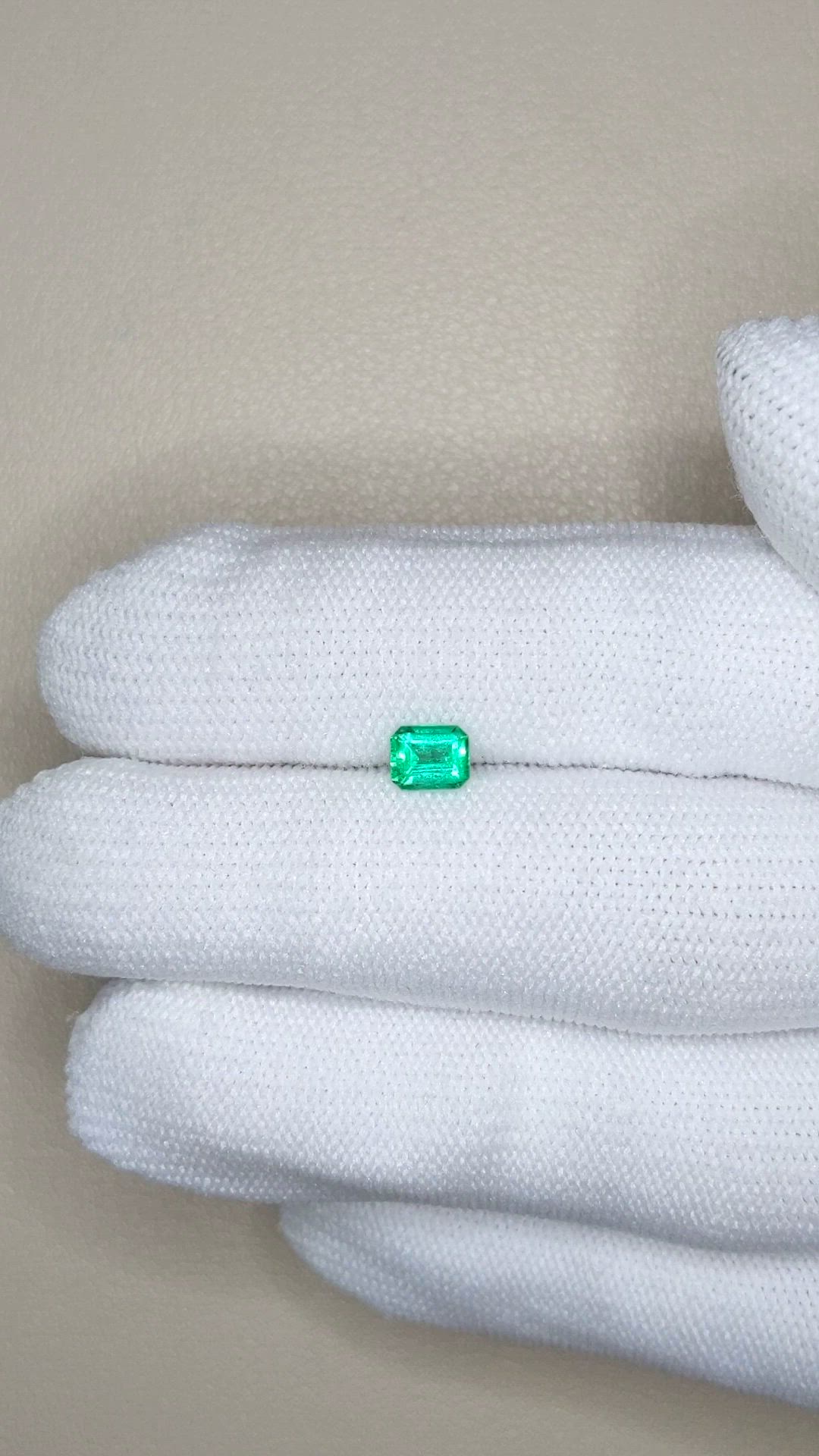 0.44 Ct. Emerald from Colombia Size Video