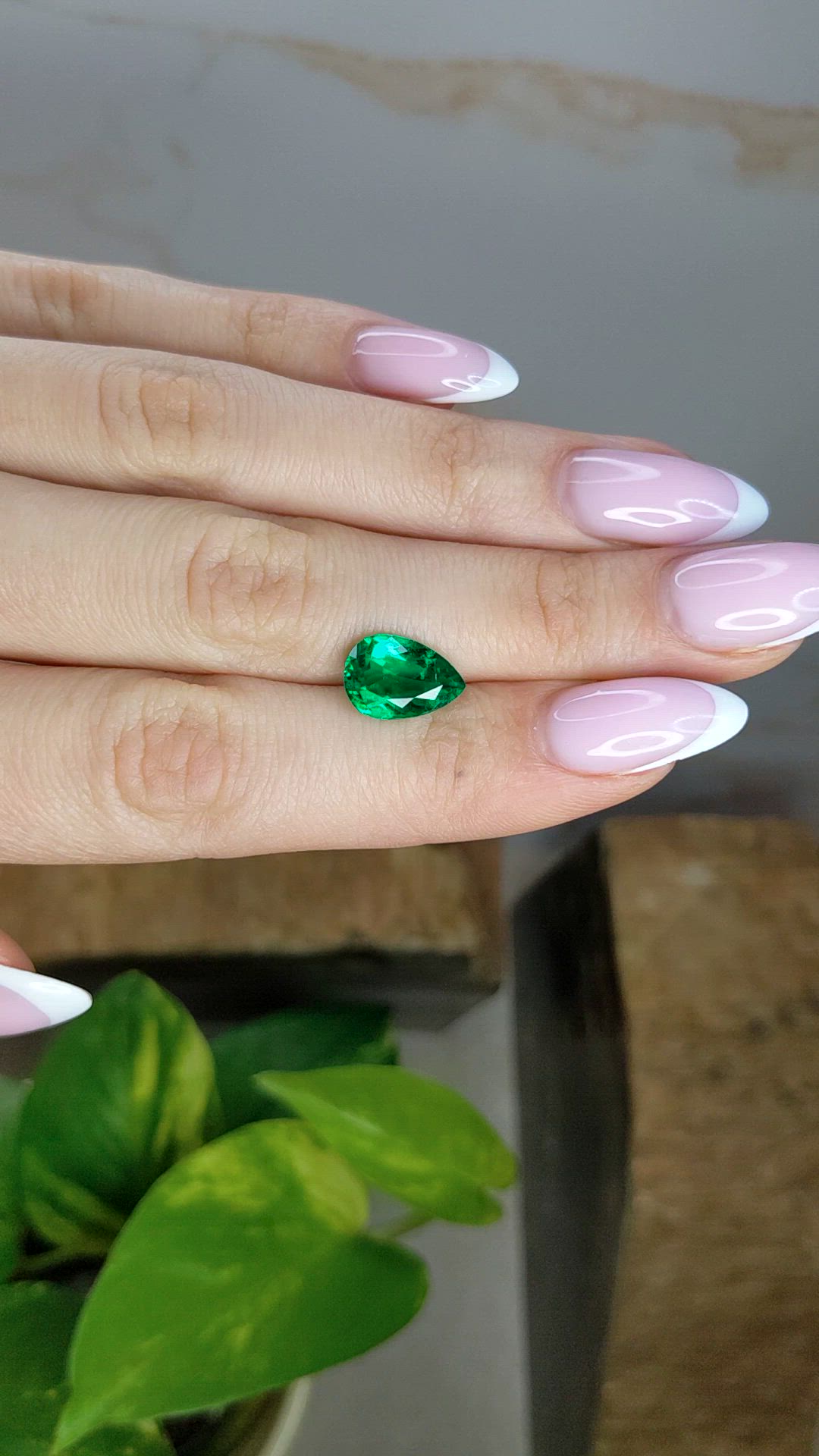 2.69 Ct. Emerald from Colombia - Muzo Size Video