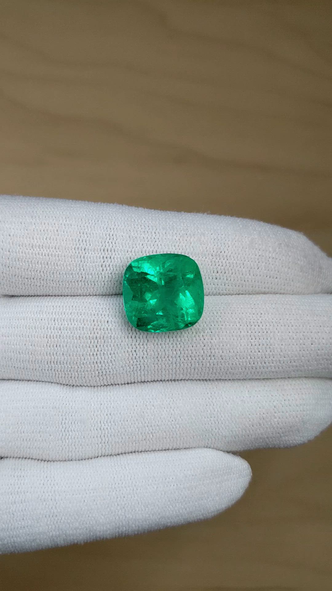 14.49 Ct. Emerald from Colombia Size Video
