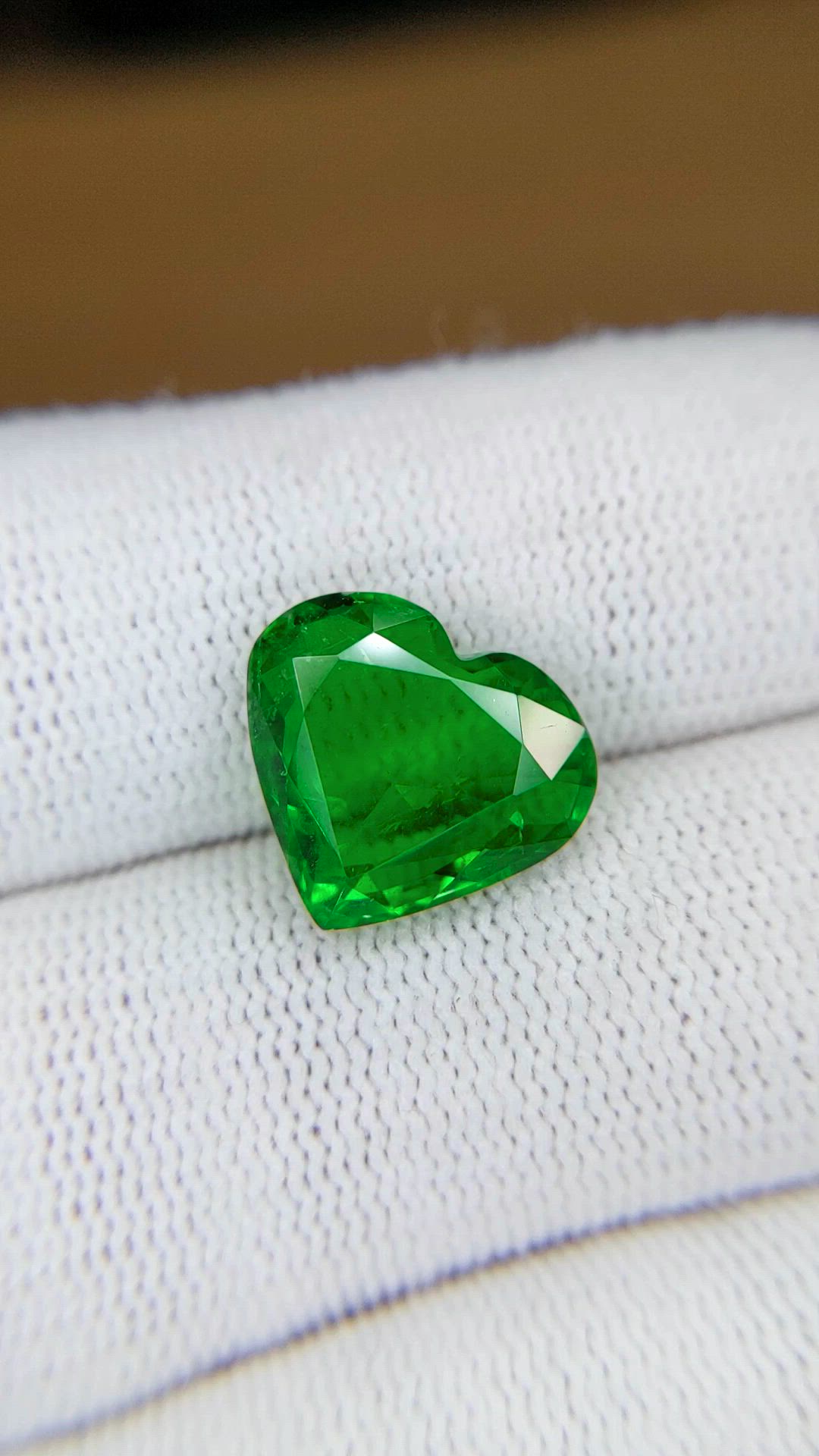 5.26 Ct. Emerald from Zambia Size Video