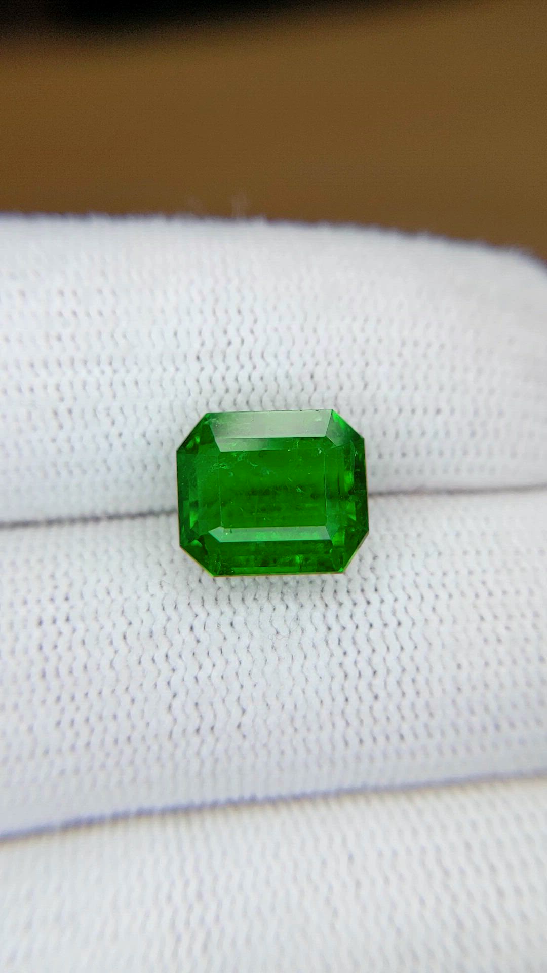 4.23 Ct. Emerald from Zambia Size Video