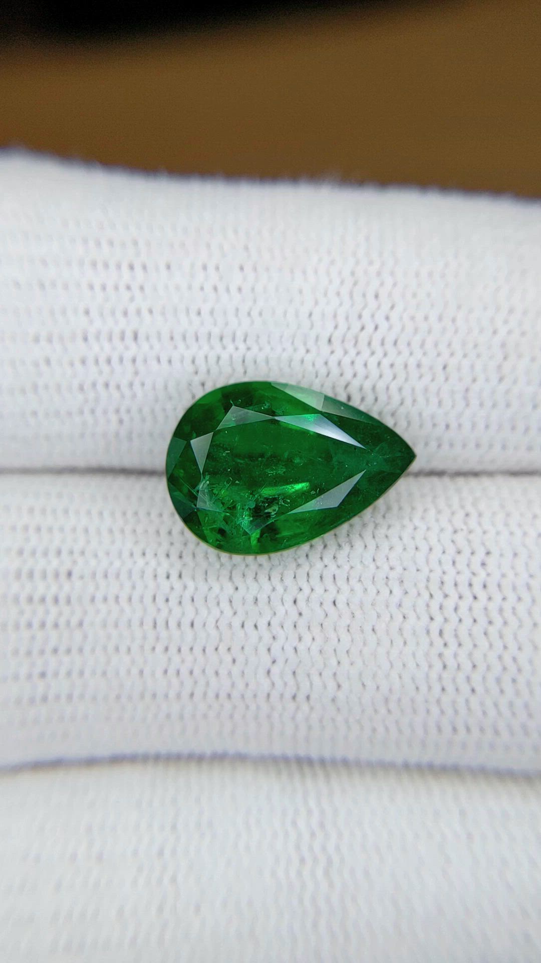 4.66 Ct. Emerald from Zambia Size Video