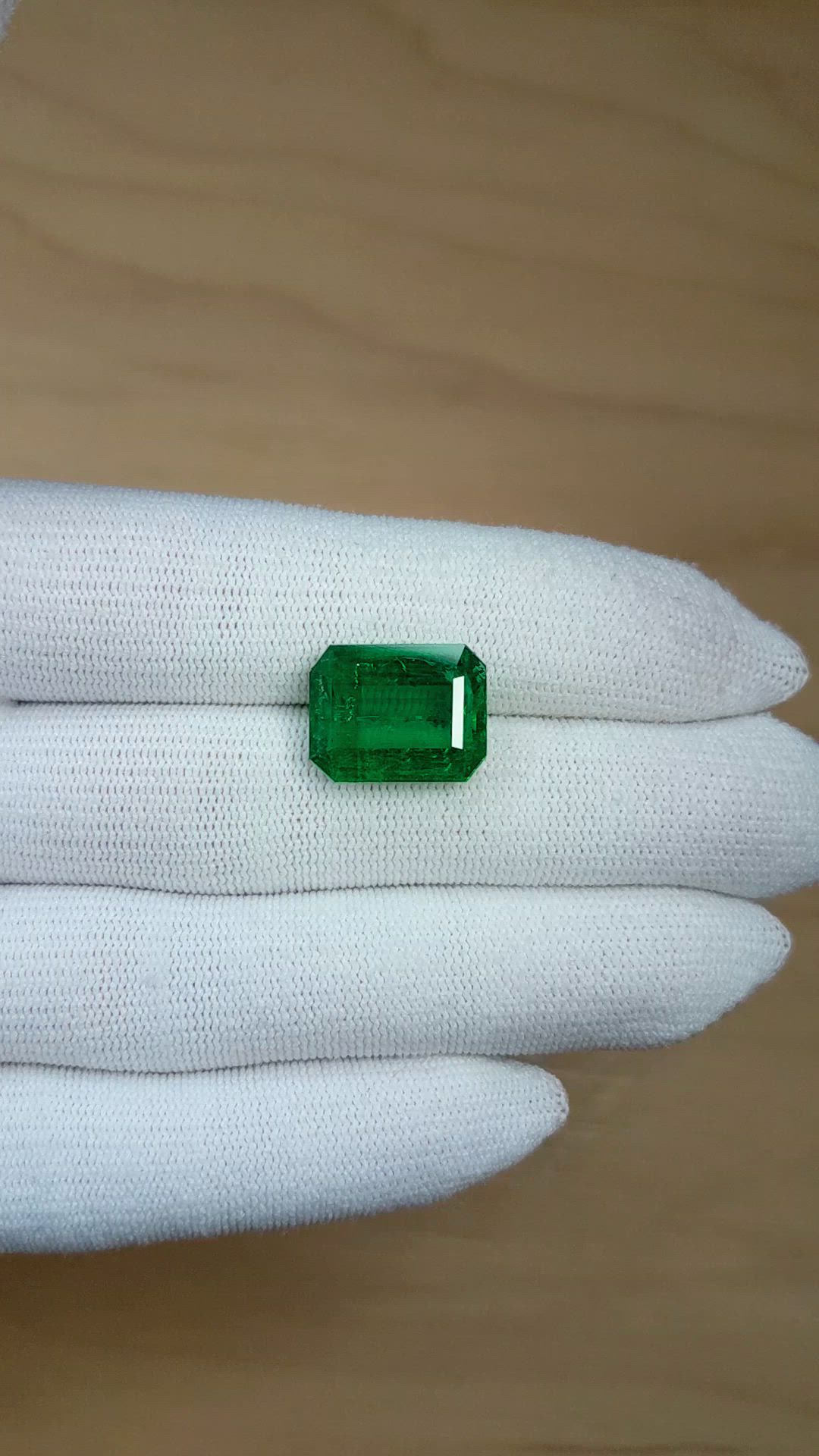 11.16 Ct. Emerald from Zambia Size Video