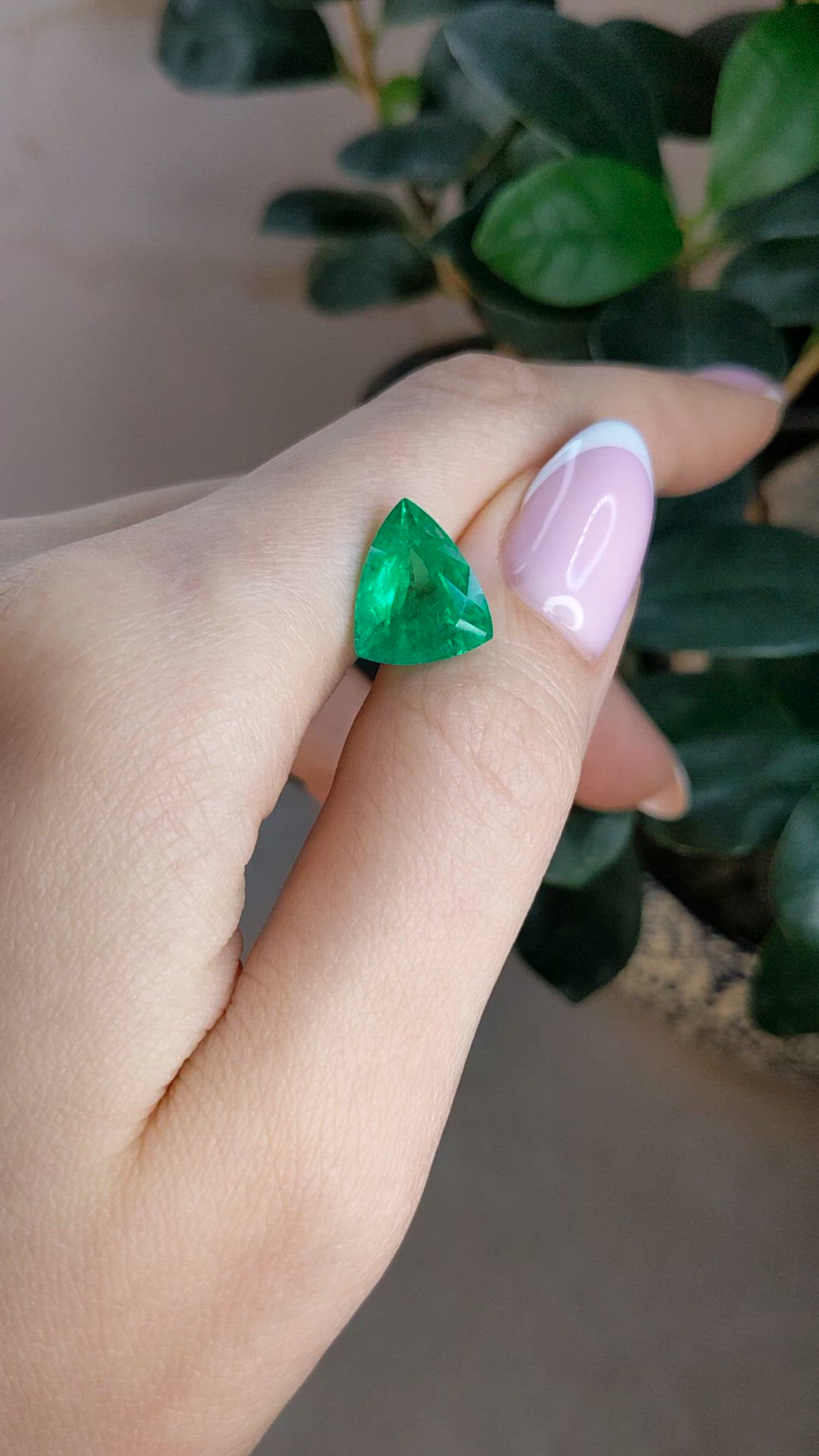 5.12 Ct. Emerald from Ethiopia Size Video