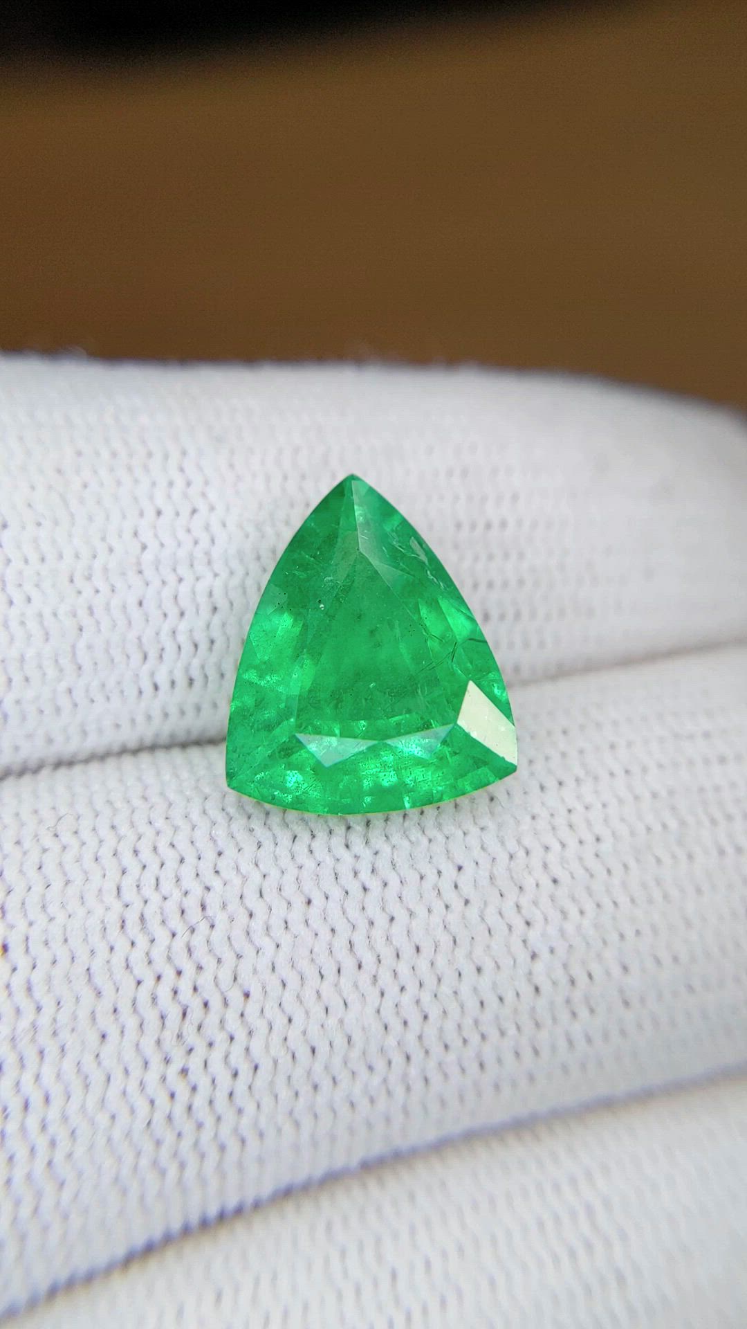 5.12 Ct. Emerald from Ethiopia Size Video