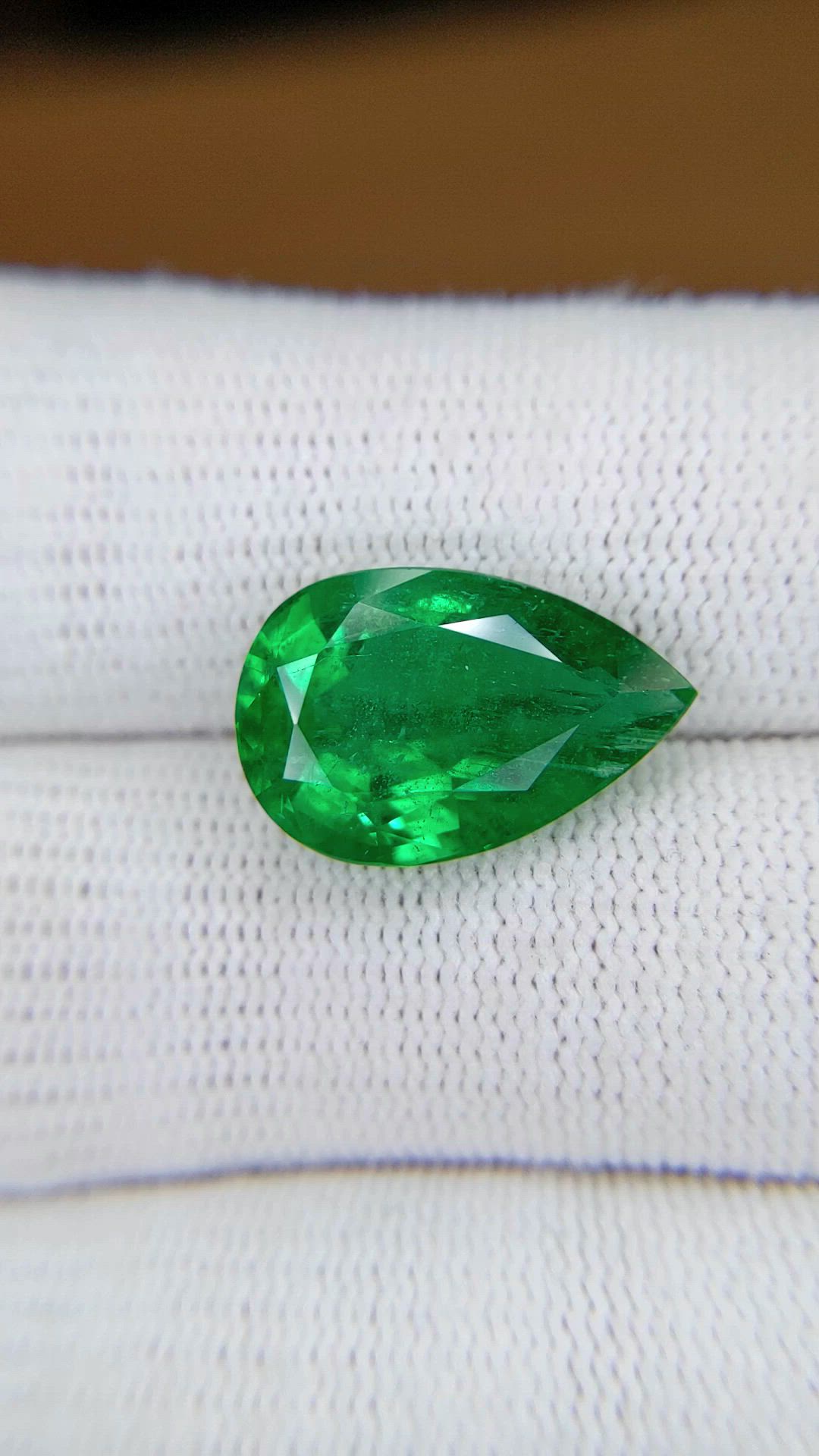 7.19 Ct. Emerald from Zambia Size Video