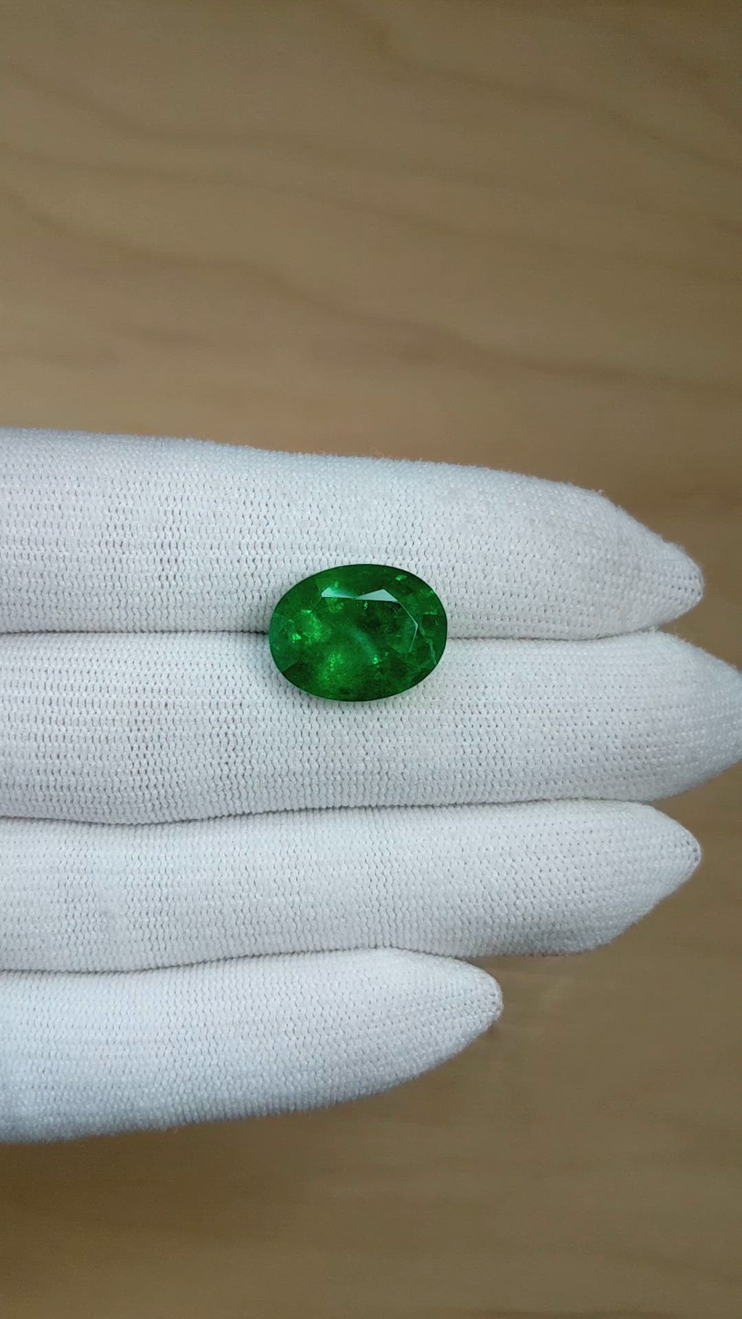 10.22 Ct. Emerald from Zambia Size Video