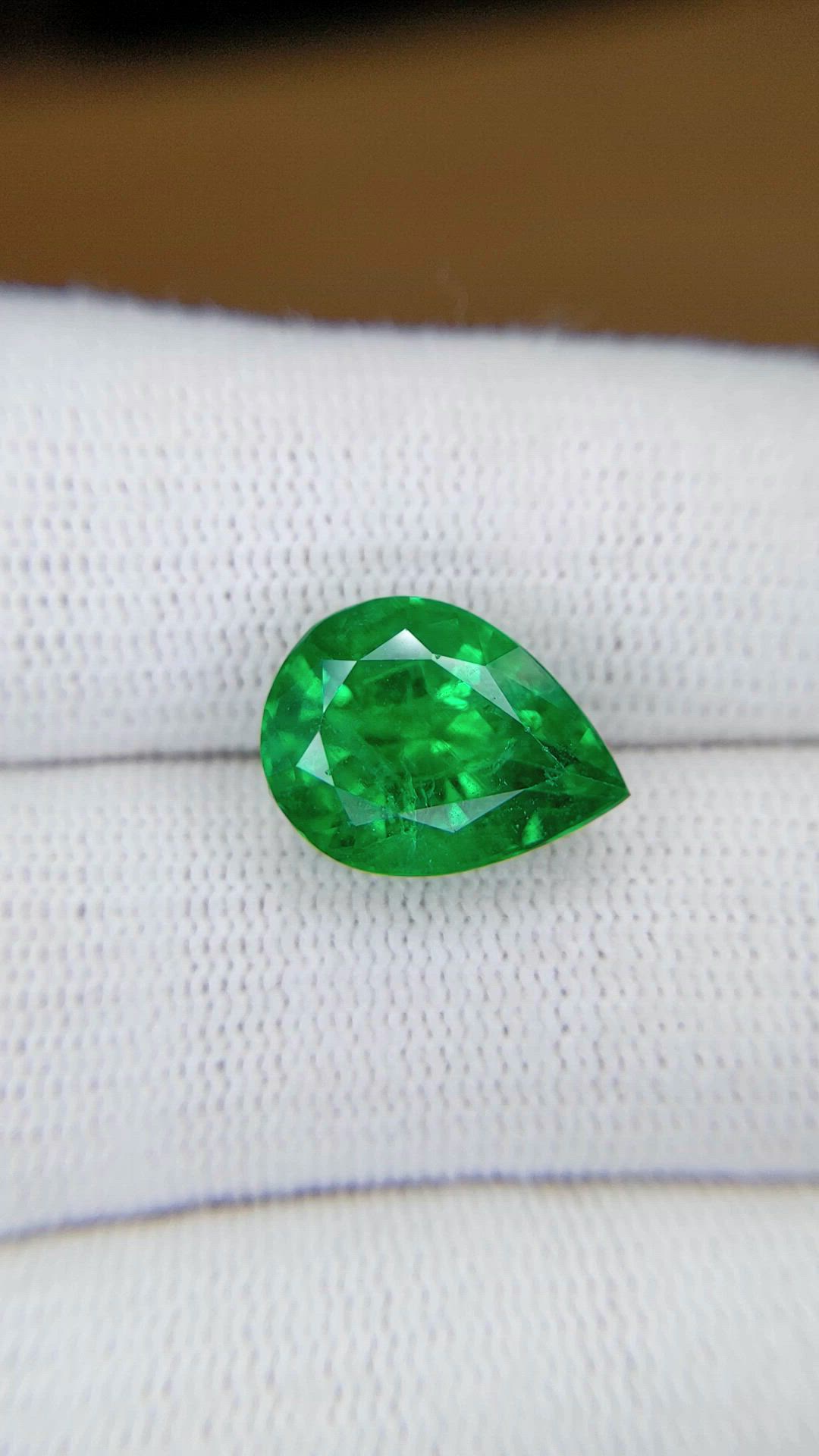 5.85 Ct. Emerald from Zambia Size Video