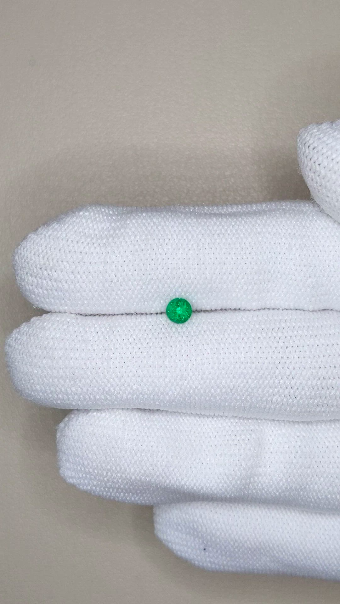 0.21 Ct. Emerald from Afghanistan Size Video