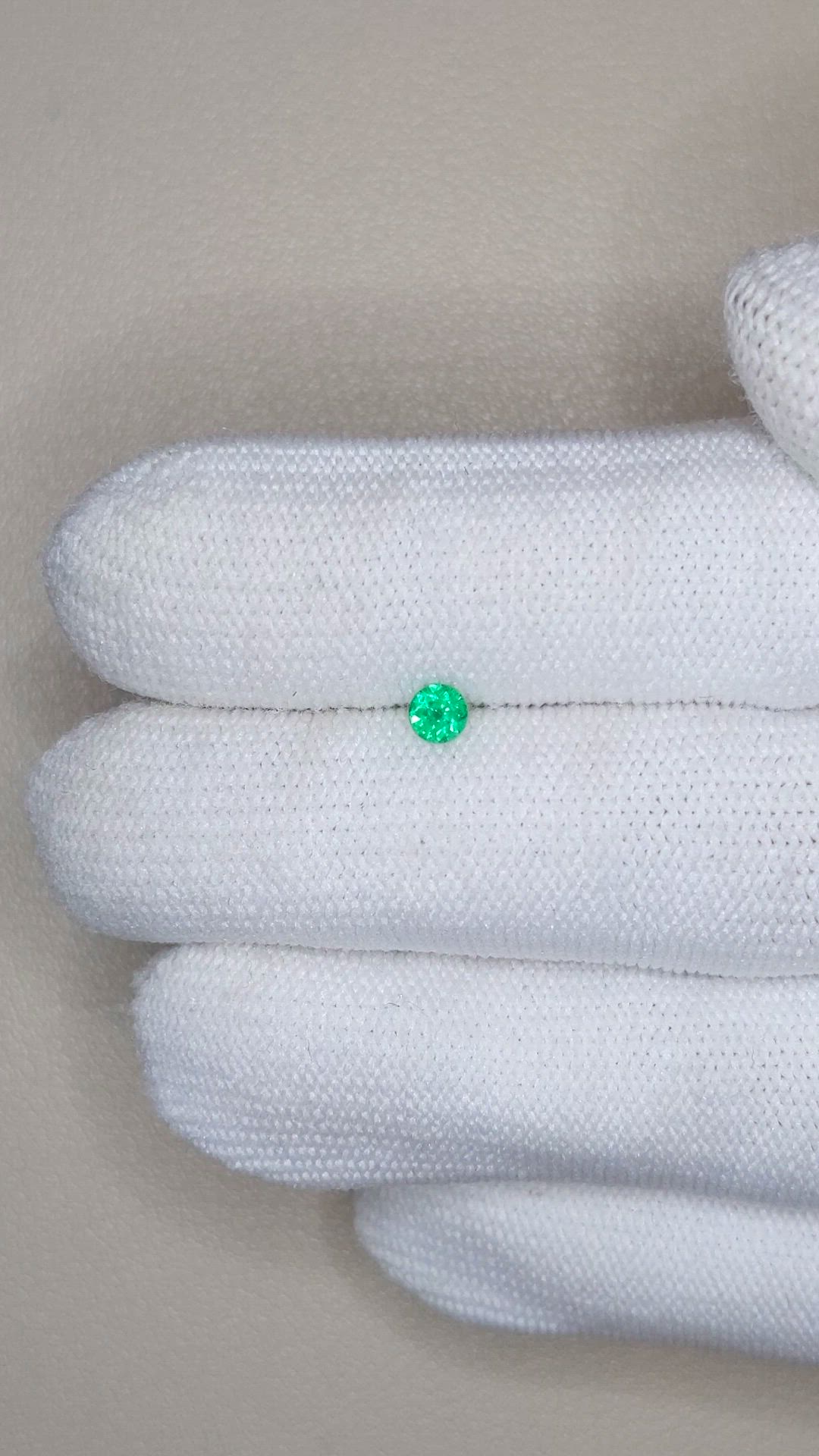 0.15 Ct. Emerald from Afghanistan Size Video