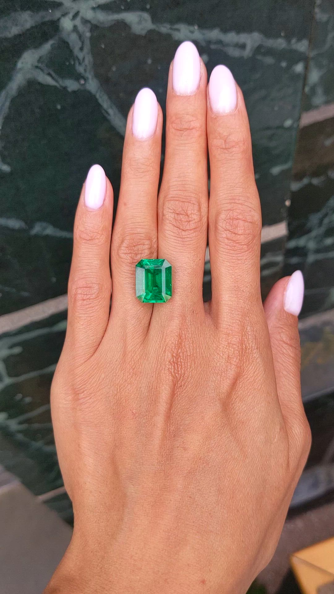 9.21 Ct. Emerald from Colombia Size Video