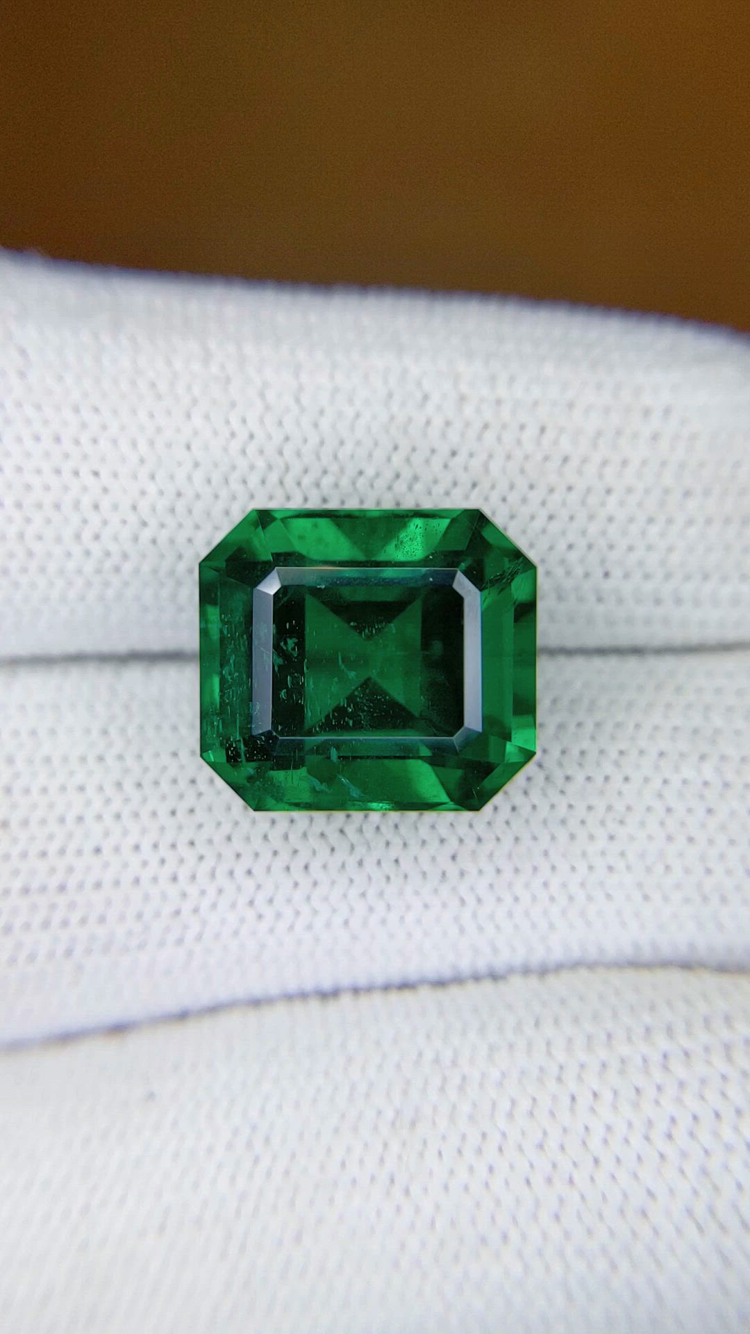 9.28 Ct. Emerald from Zambia Size Video