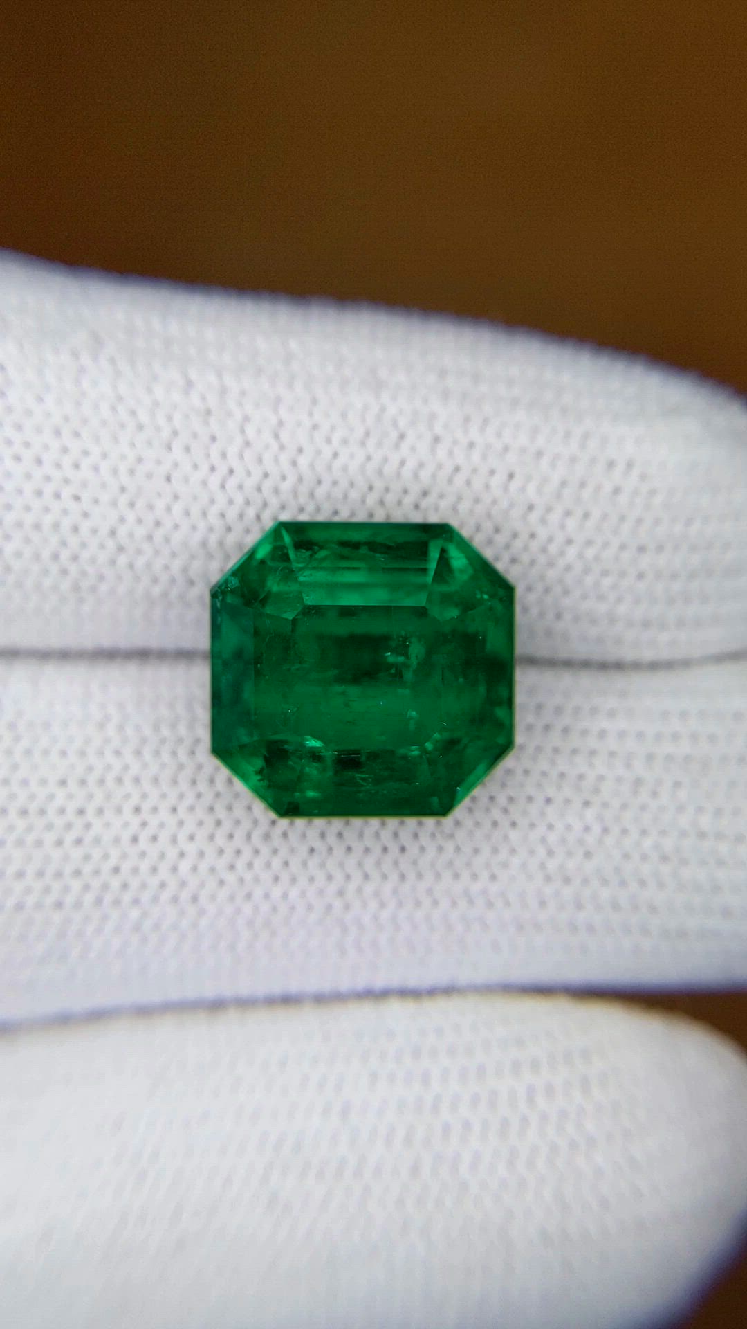 8.47 Ct. Emerald from Colombia Size Video