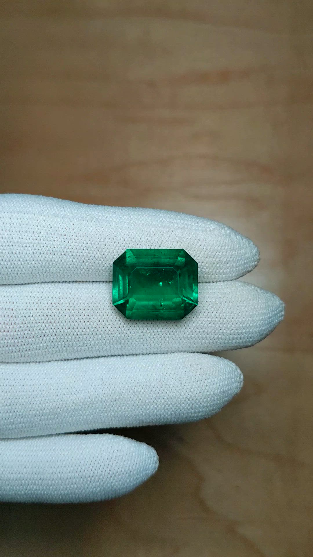 12.23 Ct. Emerald from Colombia Size Video
