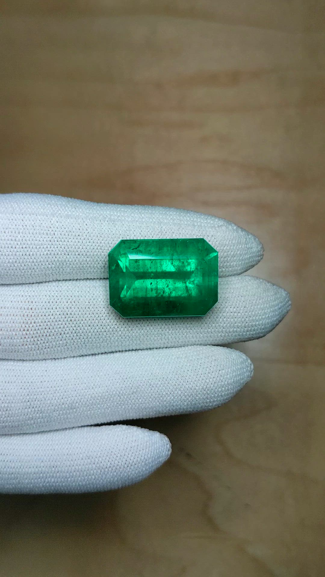 24.82 Ct. Emerald from Colombia Size Video