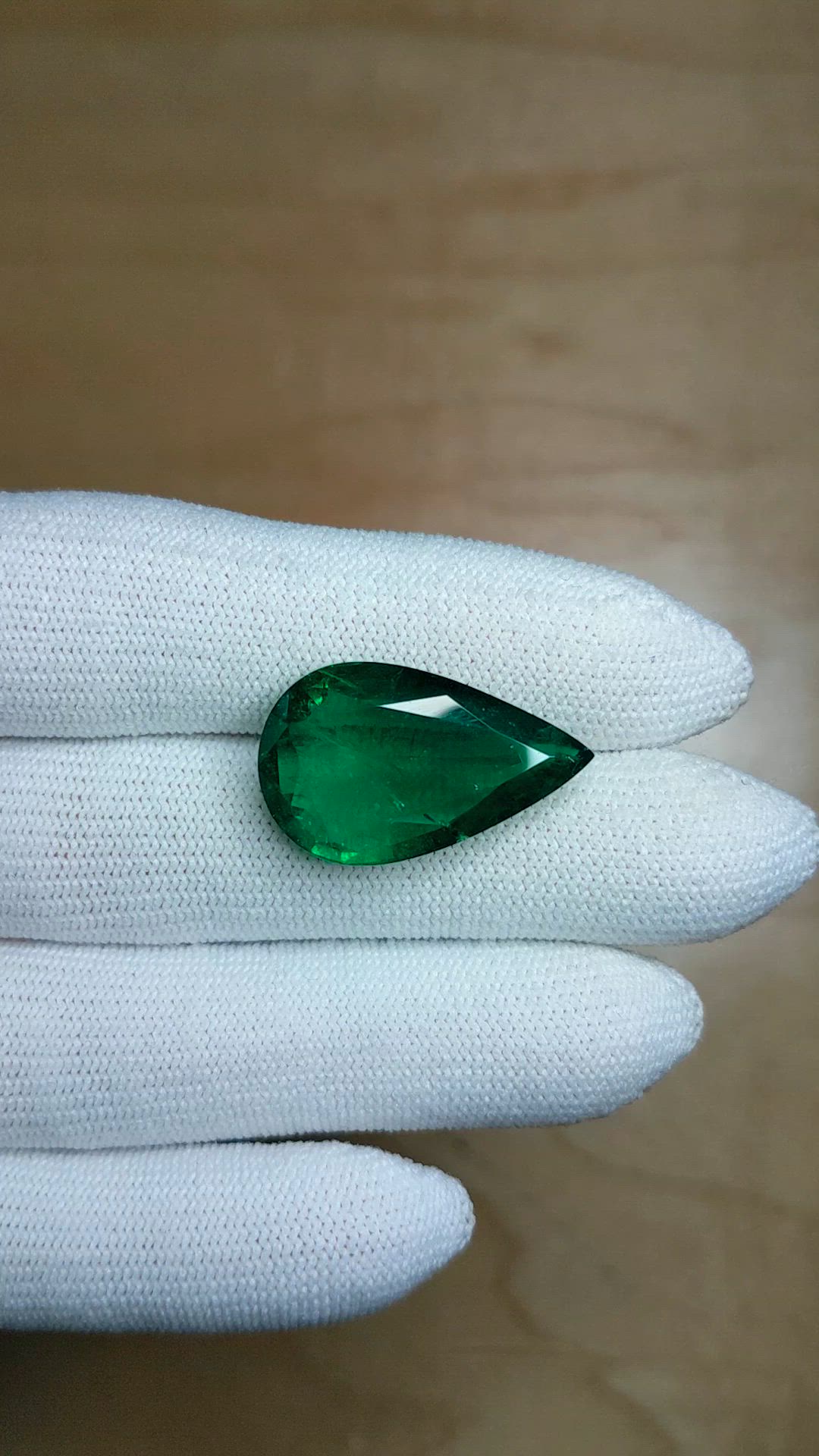 14.28 Ct. Emerald from Zambia Size Video