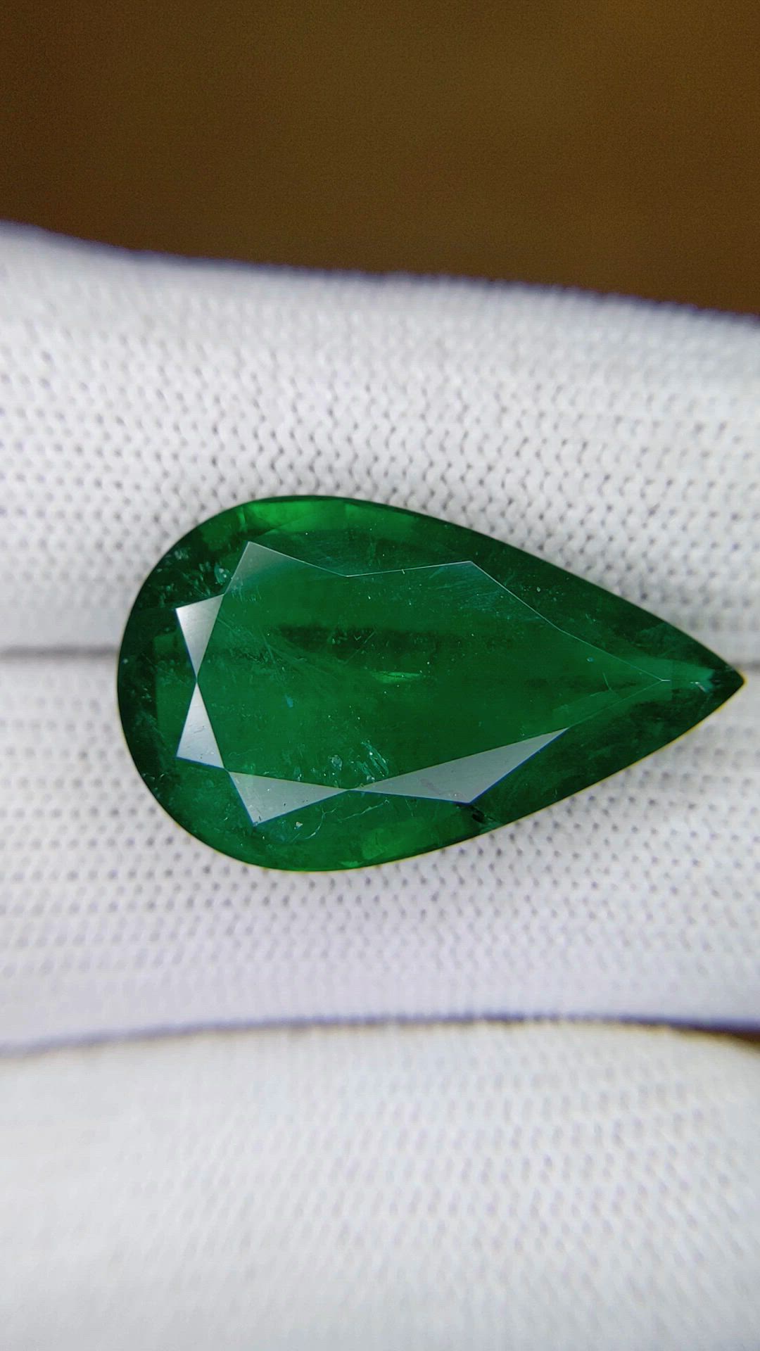 14.28 Ct. Emerald from Zambia Size Video