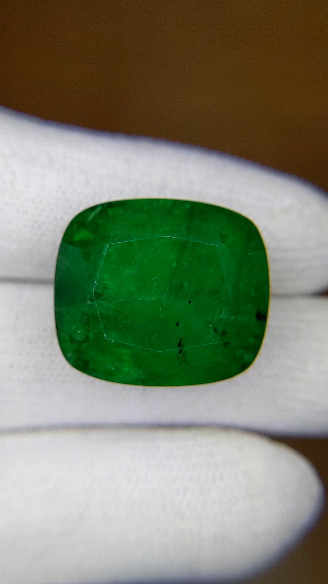 31.77 Ct. Emerald from Zambia Size Video