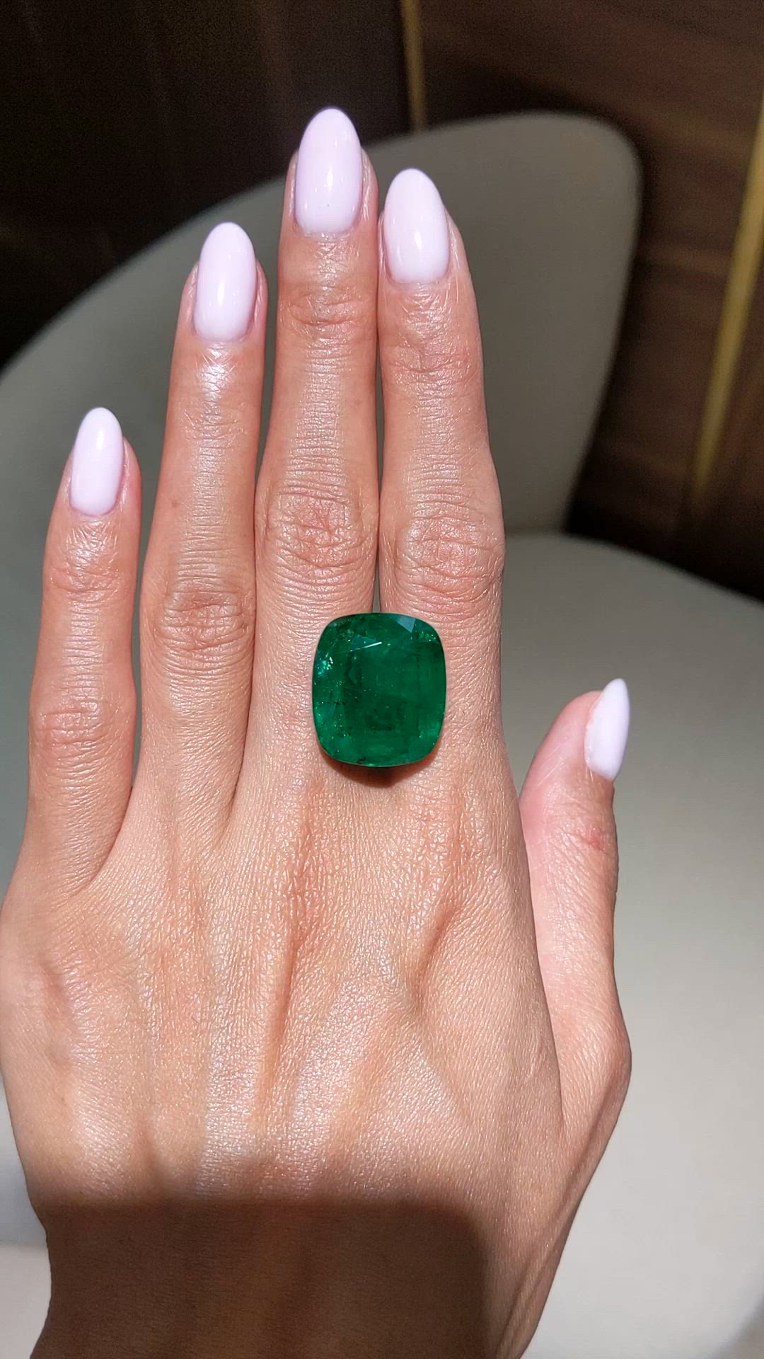 31.77 Ct. Emerald from Zambia Size Video