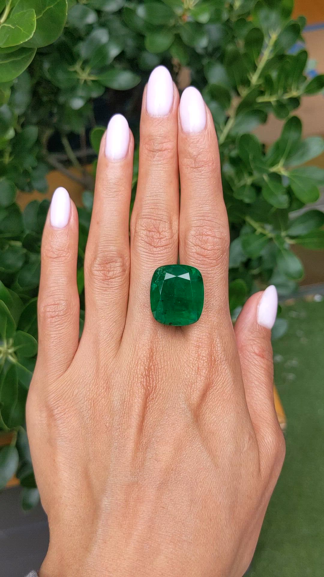 31.77 Ct. Emerald from Zambia Size Video