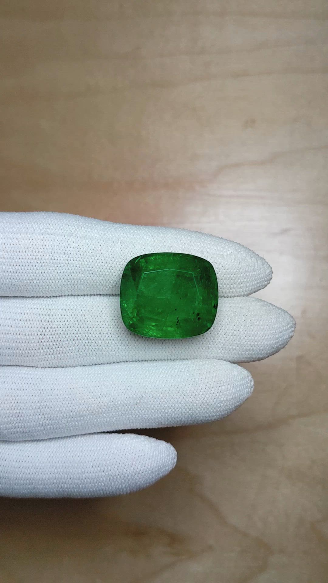 31.77 Ct. Emerald from Zambia Size Video