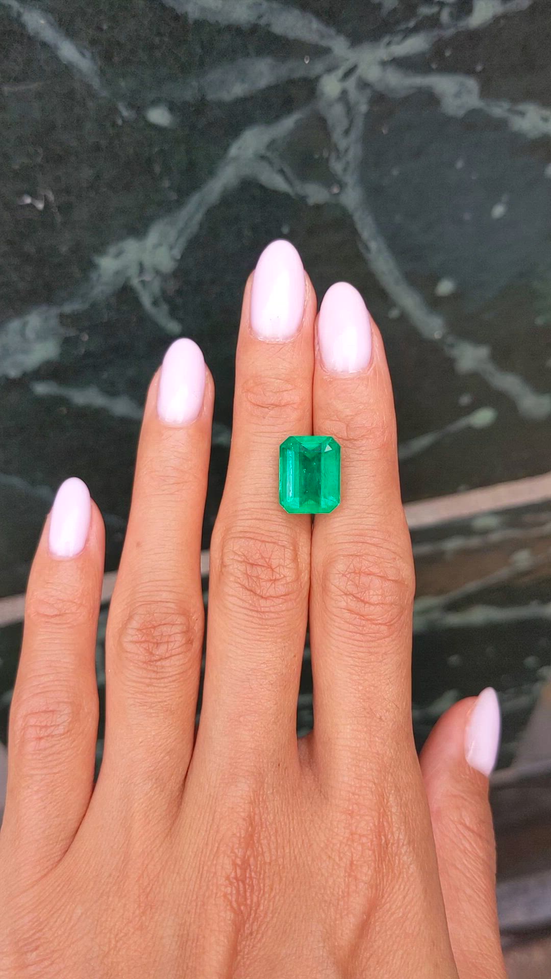 8.28 Ct. Emerald from Colombia - Muzo Size Video