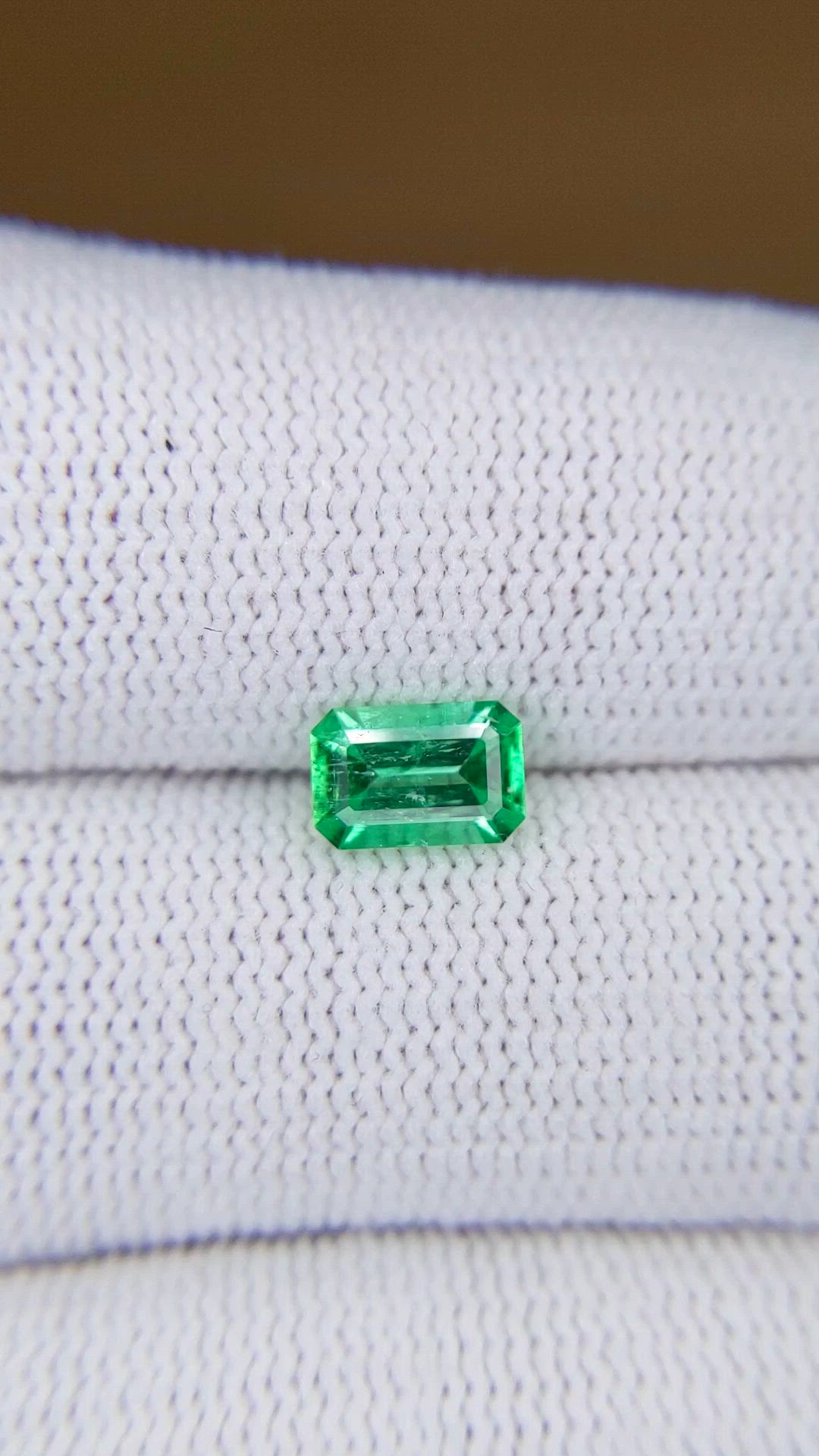 0.78 Ct. Emerald from Colombia Size Video